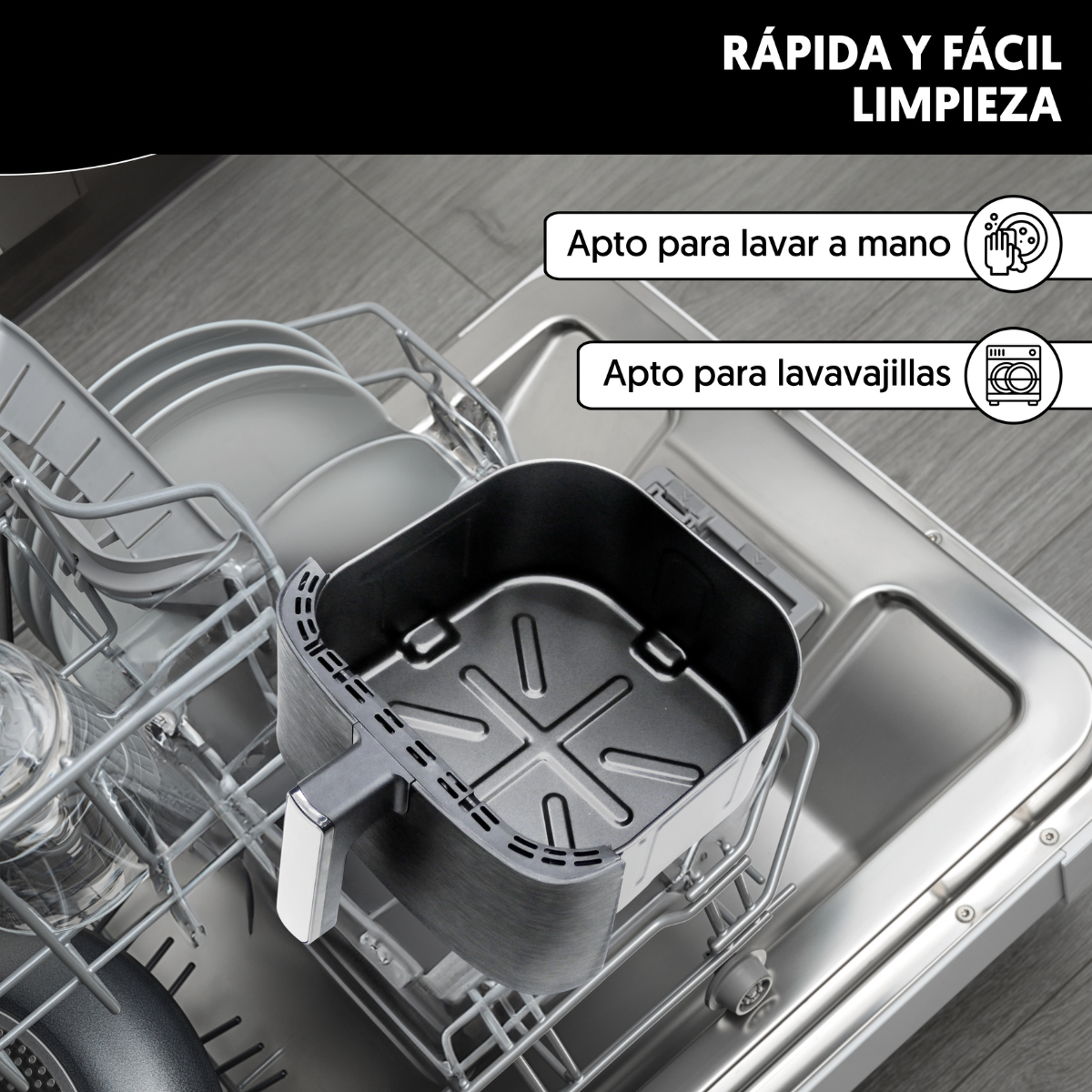 Una cesta de freidora de aire dentro de un lavavajillas. El texto dice: 'Apto para lavar a mano' y 'Apto para lavavajillas'.
