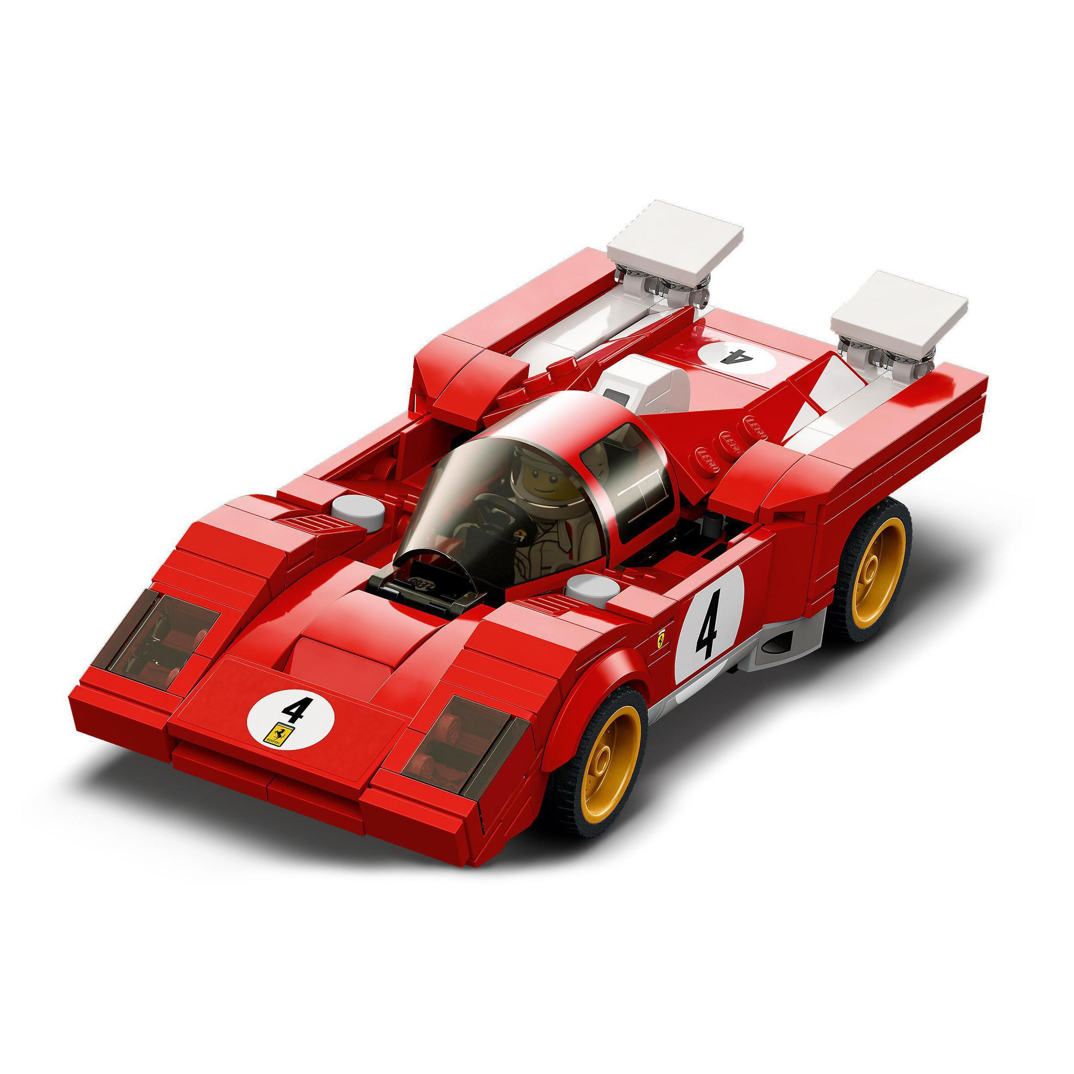 Rotes Lego-Rennauto mit der Nummer 4. Hat eine Fahrerfigur und gelbe Räder.