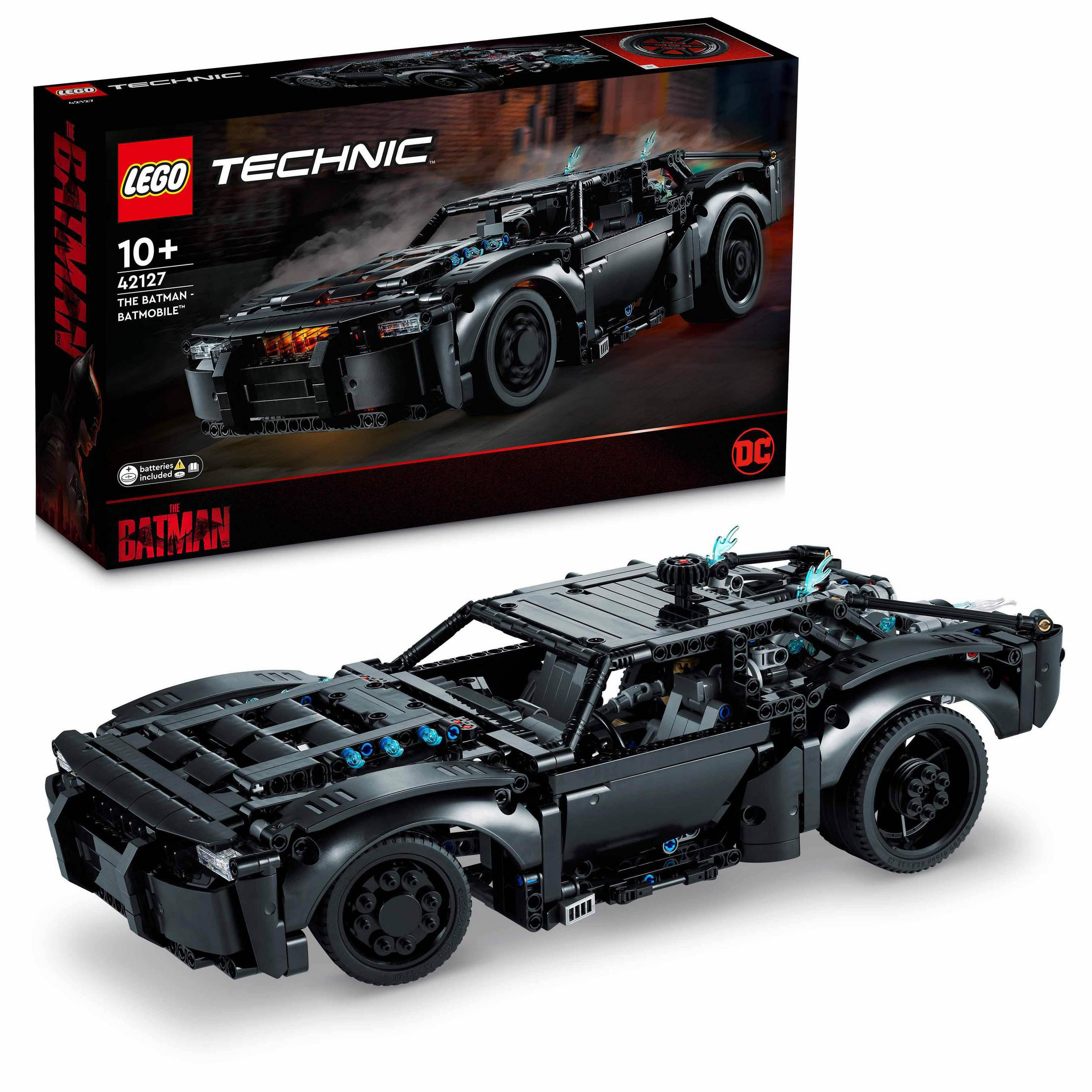 Zestaw Lego Technic Batmobile, czarny model samochodu z pudełkiem.