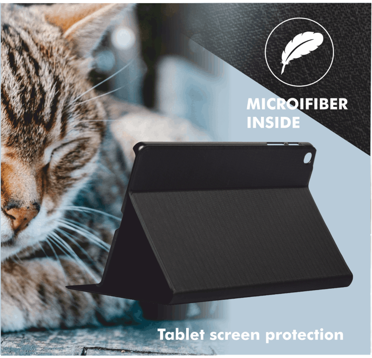 Tableta negra con funda, junto a un gato. La funda tiene un texto de microfibra.