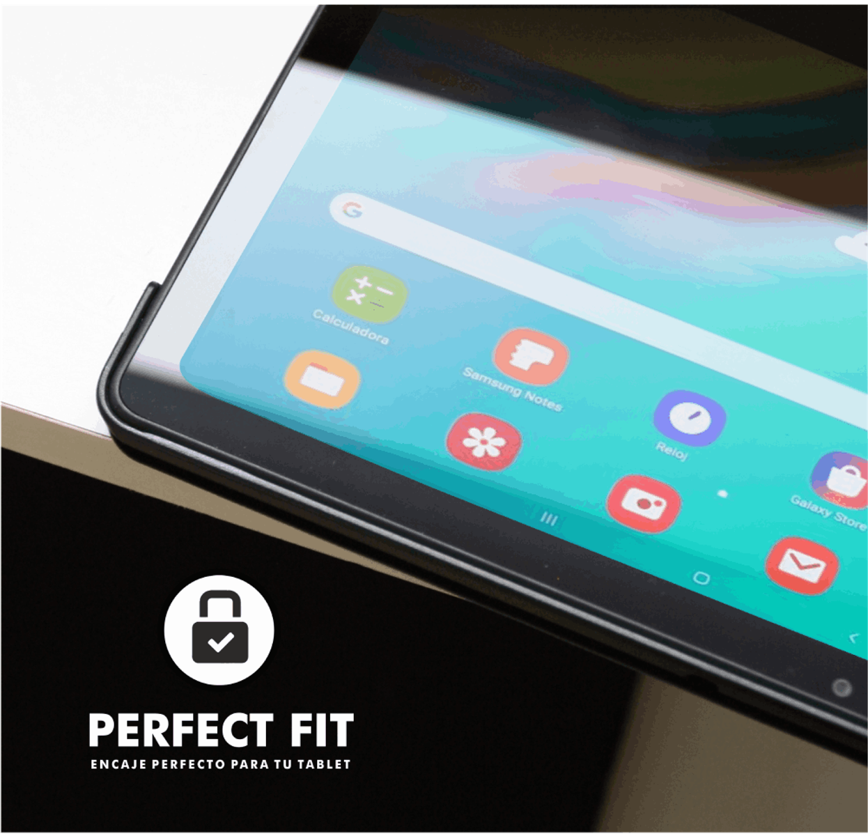 Primer plano de una tableta que muestra la pantalla y el logotipo PERFECT FIT. El fondo es mayormente negro.