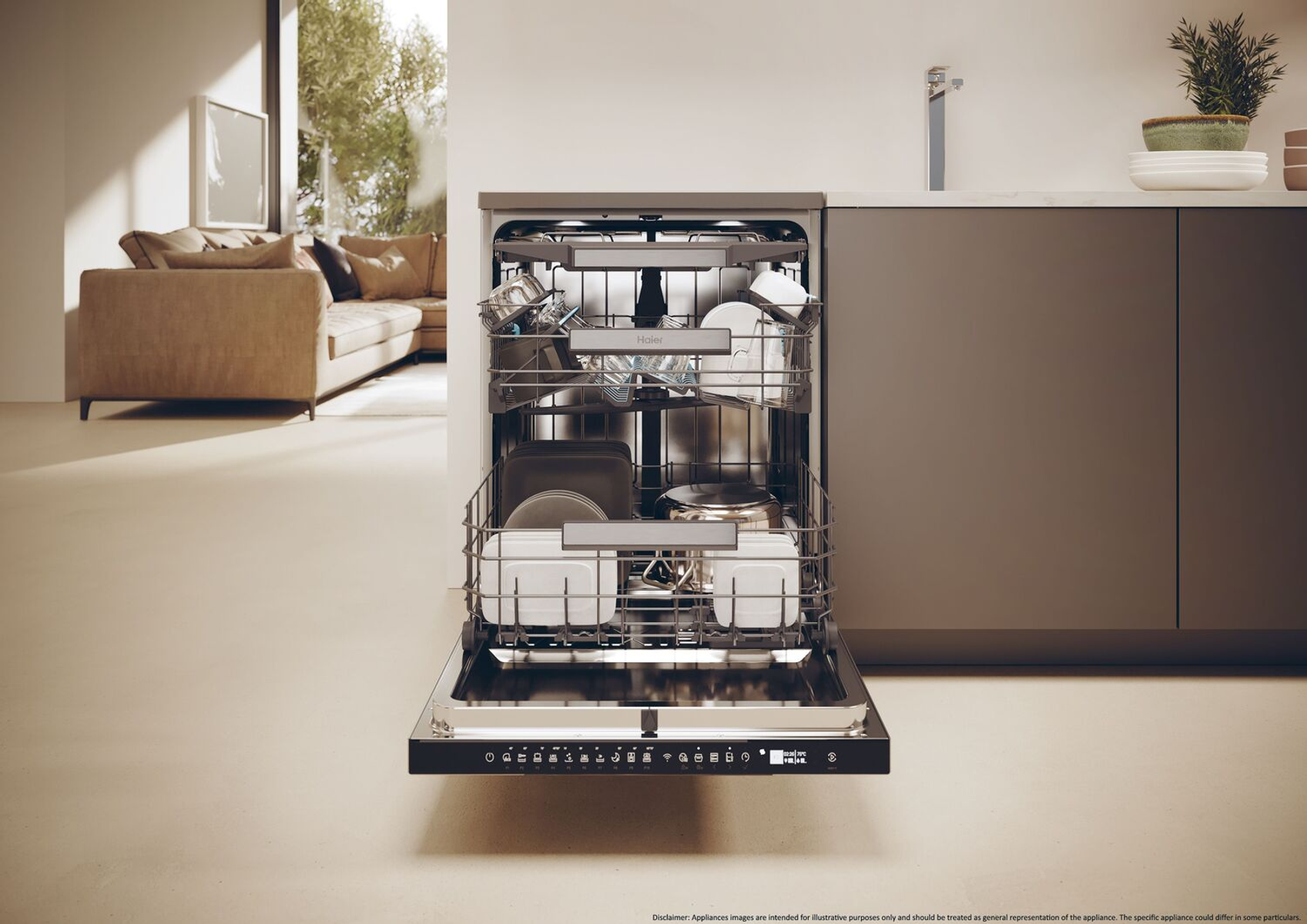 Otwarta zmywarka, z naczyniami w środku, w otoczeniu kuchni. Srebrny zlew i szafki.