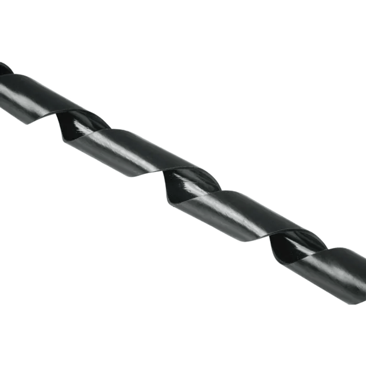 Czarny, spiralny kabel na gładkim czarnym tle. Kabel jest ustawiony po przekątnej.