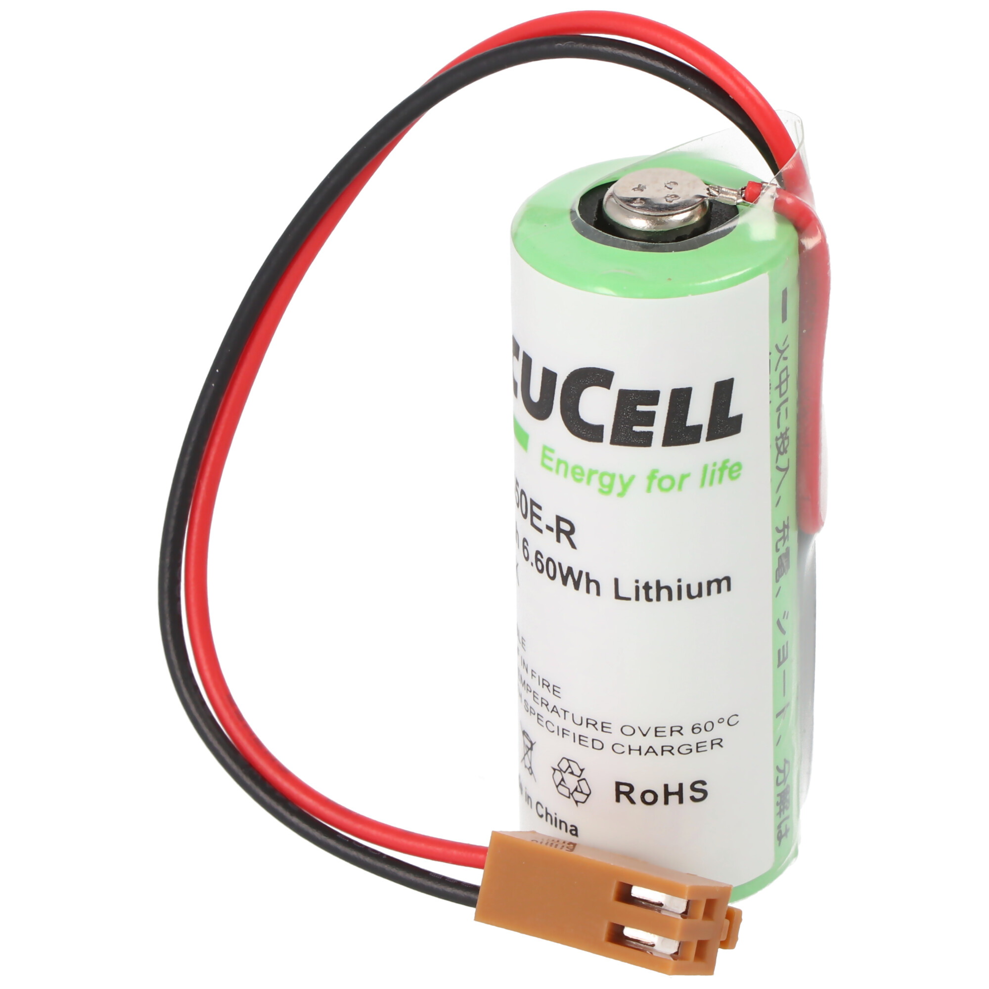 Grüne zylindrische Batterie mit roten und schwarzen Drähten und einem braunen Stecker.