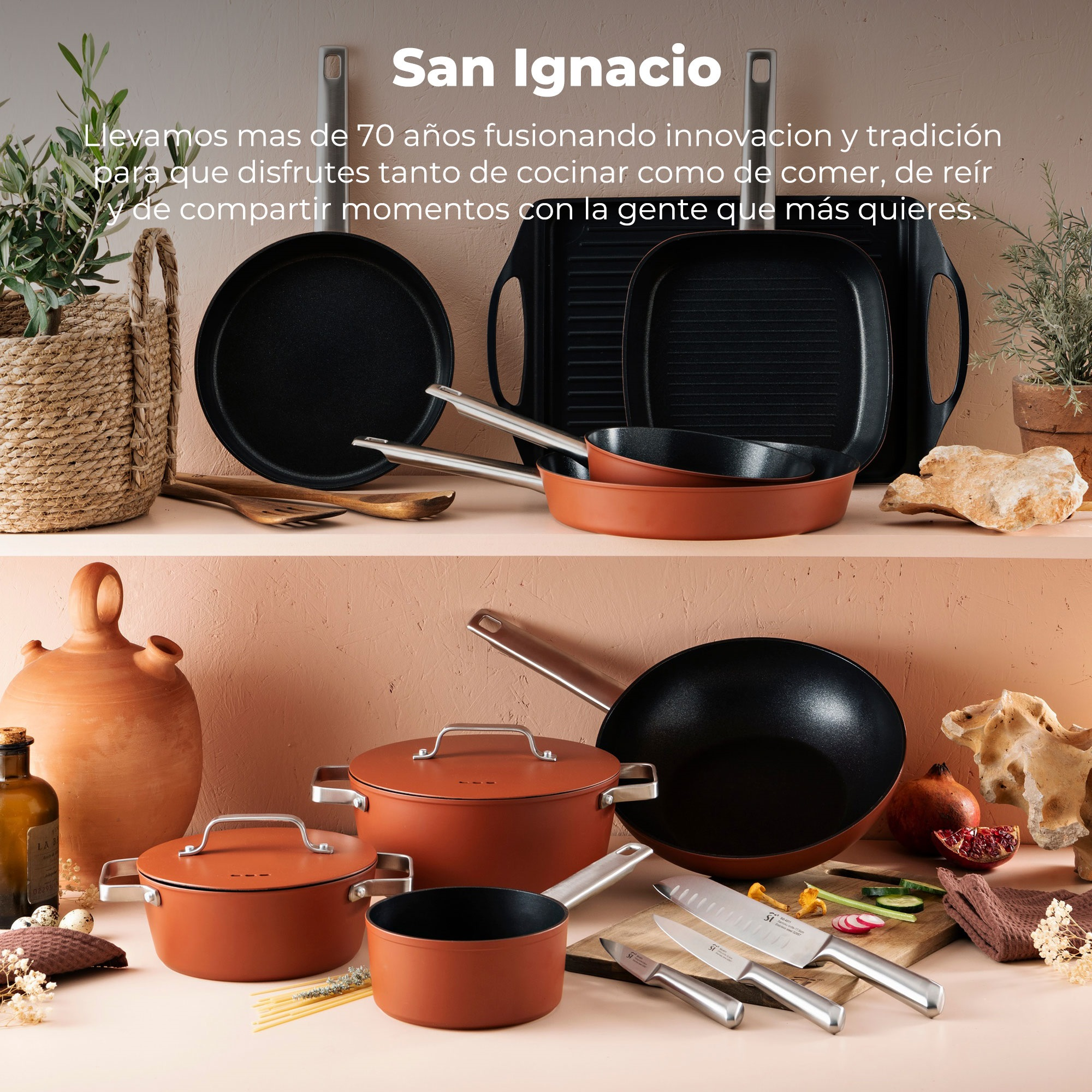 Juego de utensilios de cocina con varias sartenes y ollas, cuchillos e ingredientes en un estante. Marca 'San Ignacio'.