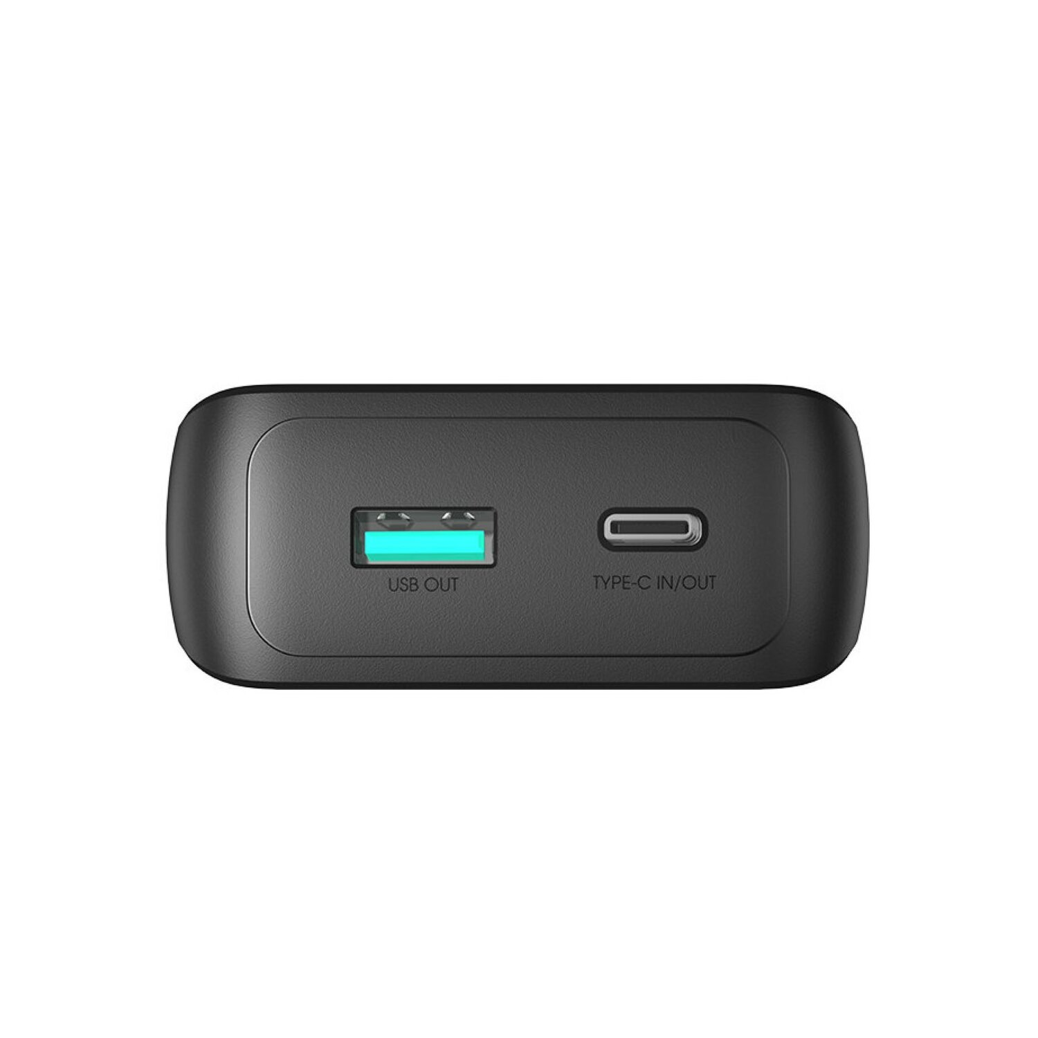 Schwarze Powerbank mit zwei Anschlüssen: USB OUT und TYP-C IN/OUT, auf weißem Hintergrund.