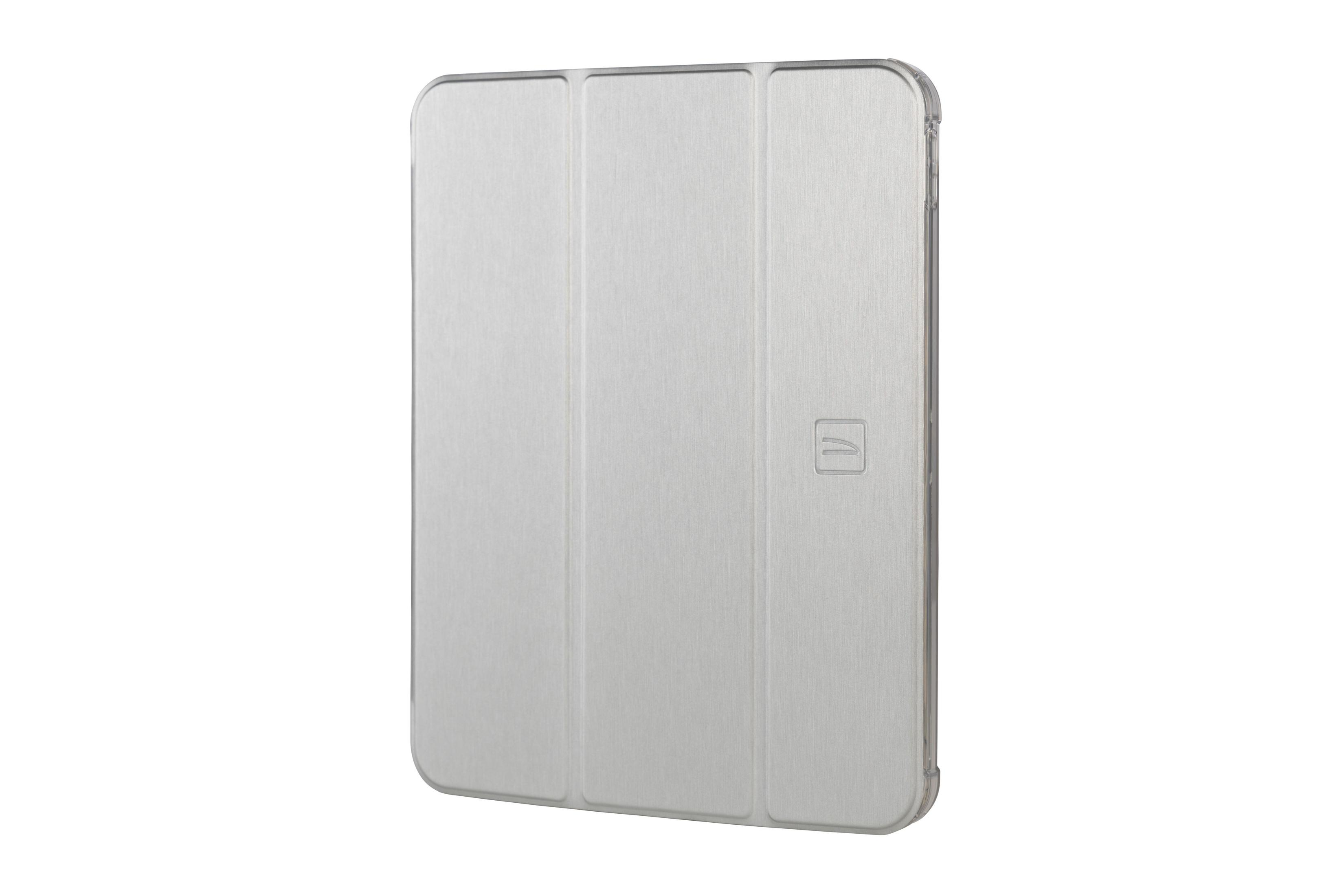 Custodia per tablet argentata. Design a tre pannelli. Logo sul davanti. Isolato su sfondo bianco.