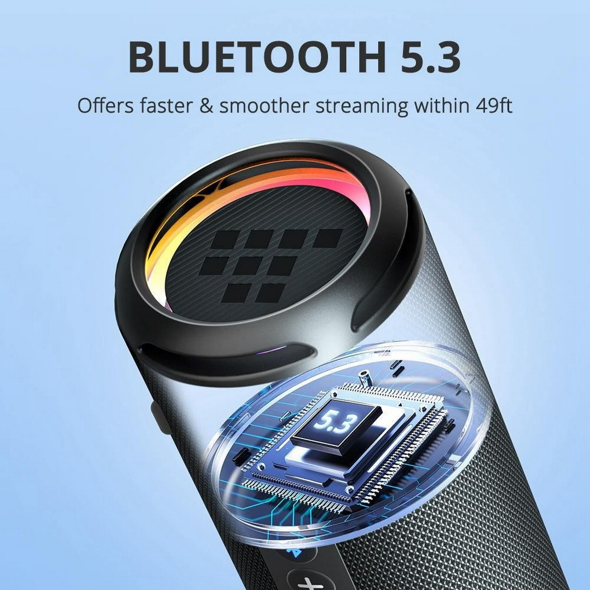 Schnittansicht eines schwarzen Lautsprechers mit Bluetooth 5.3 und sichtbarer interner Schaltung. Blauer Hintergrund.