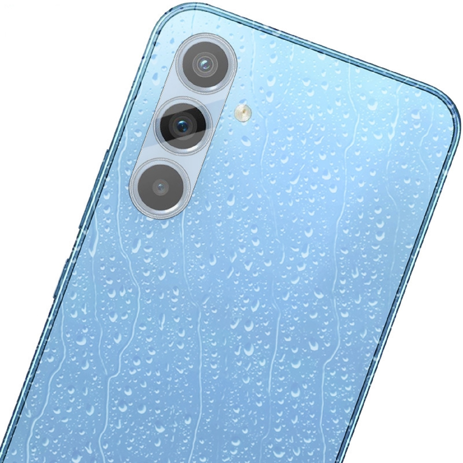 Nahaufnahme eines hellblauen Telefons mit Wassertropfen auf der Rückseite. Drei Kameras sind sichtbar.
