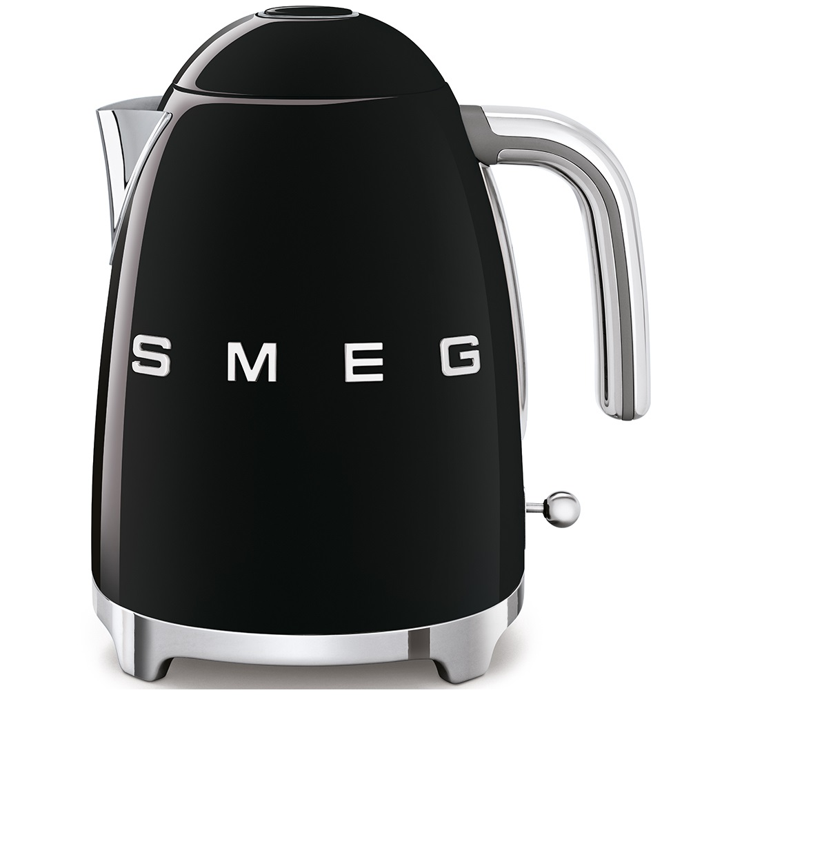 Schwarzer Smeg-Wasserkocher. Silberne Akzente. Weißer Text. Glänzendes schwarzes Gehäuse. Steht auf weißer Fläche.
