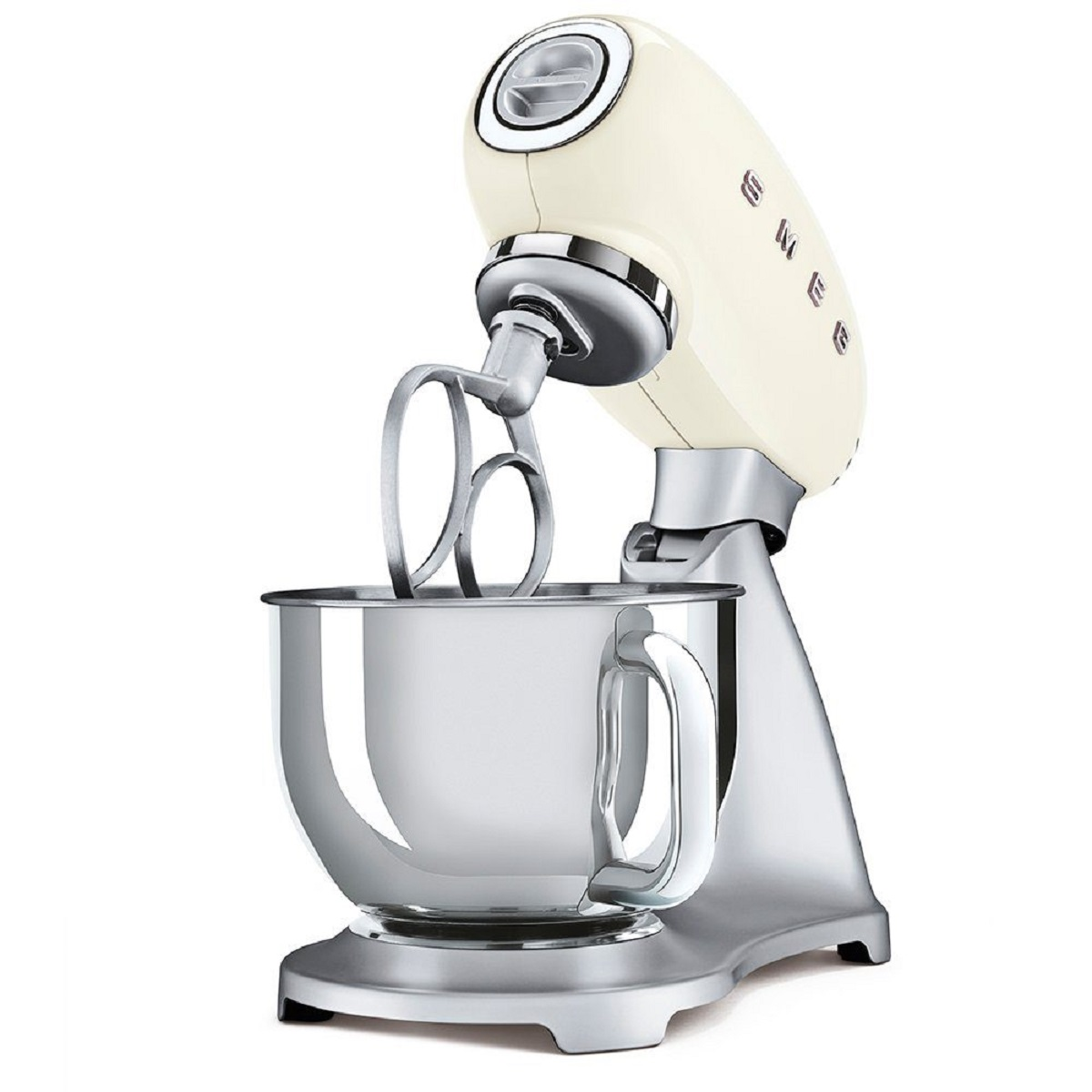 Beigefarbener Küchenmixer mit silbernen Akzenten. Weißer Hintergrund.