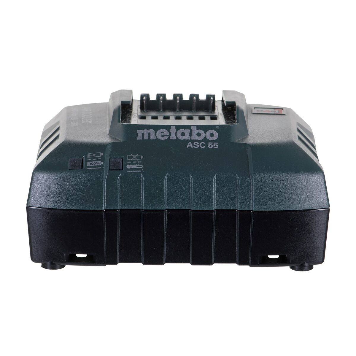 Ein dunkelgrünes Metabo-Batterieladegerät. Das Ladegerät hat Tasten und Lichter auf der Vorderseite.