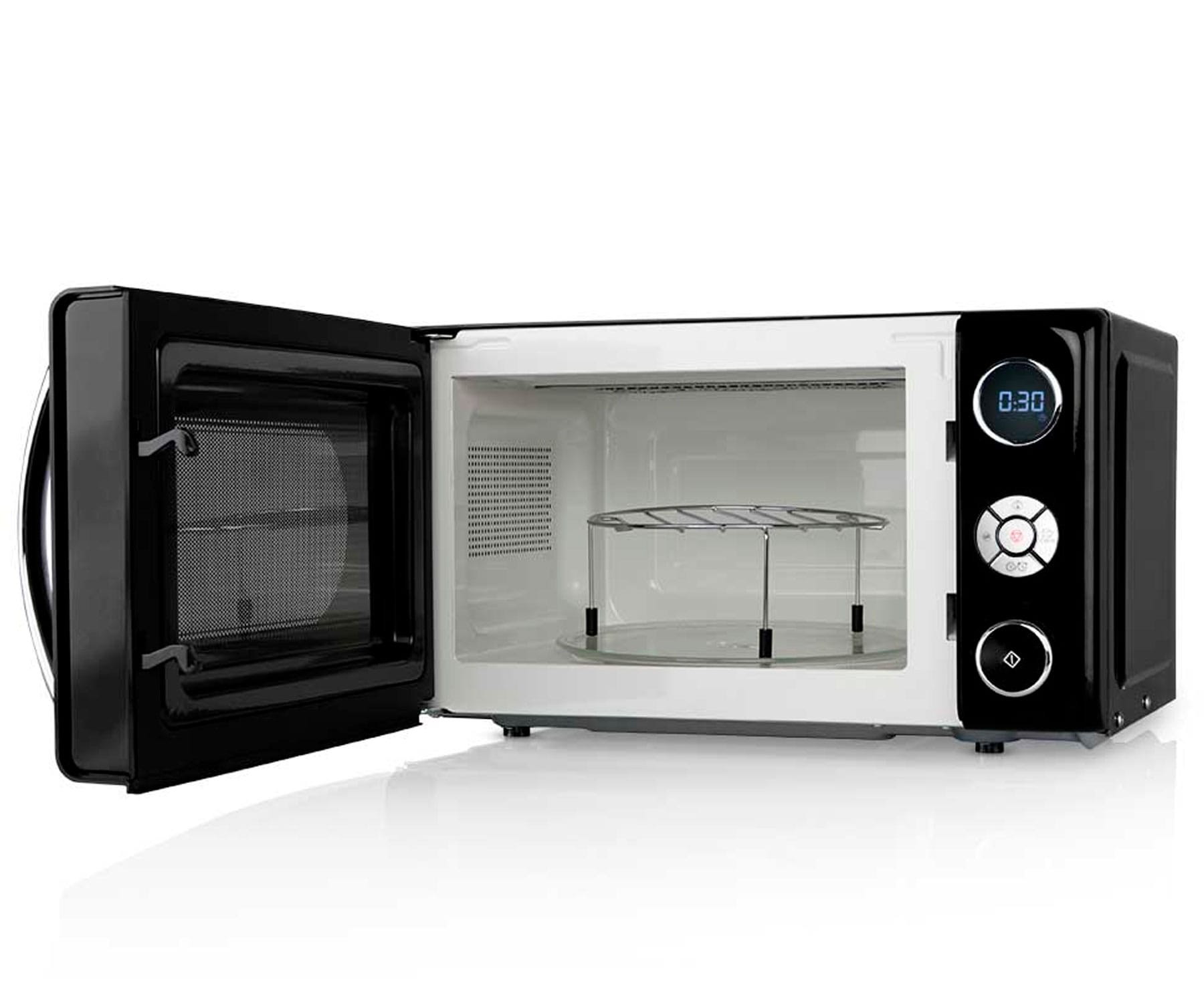 Czarna kuchenka mikrofalowa z otwartymi drzwiami, odsłaniająca szklany talerz i ruszt.