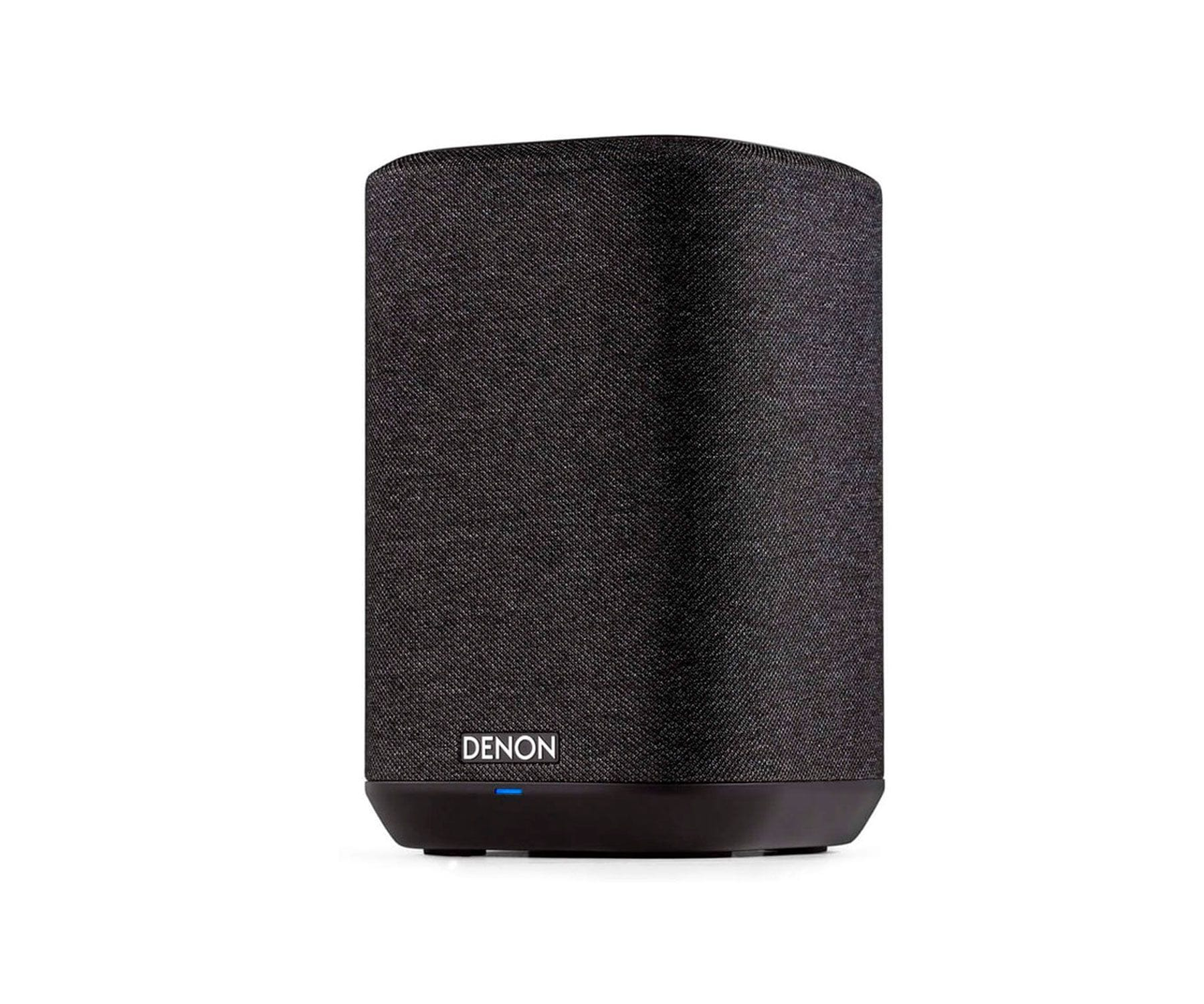 Czarny głośnik cylindryczny z materiałową osłoną i logo Denon na białym tle.
