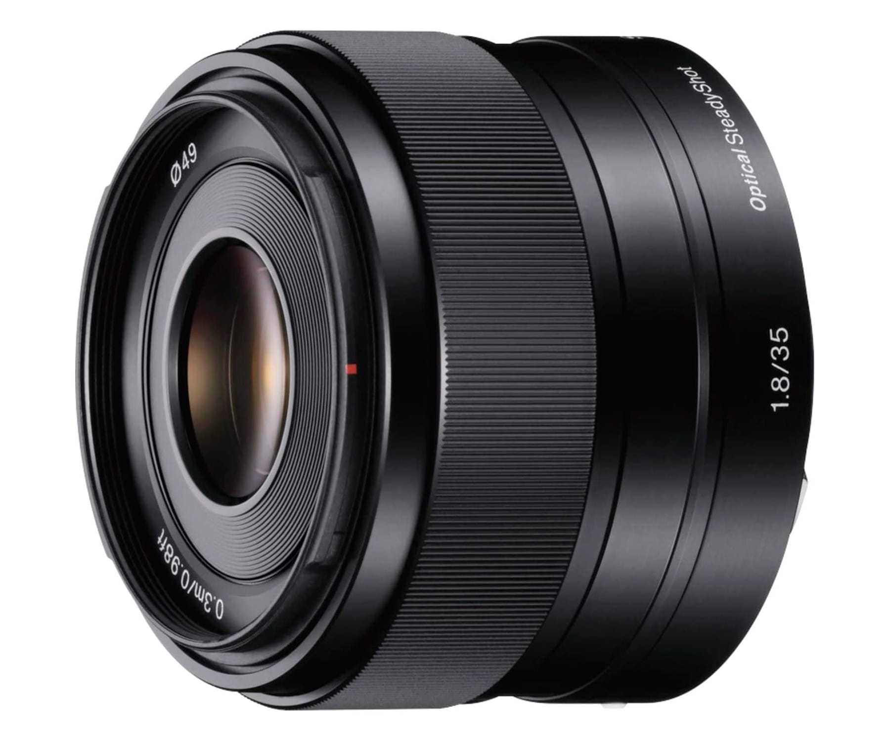 Objectif d'appareil photo noir avec texte. L'objectif a une texture côtelée et une bague d'ouverture.