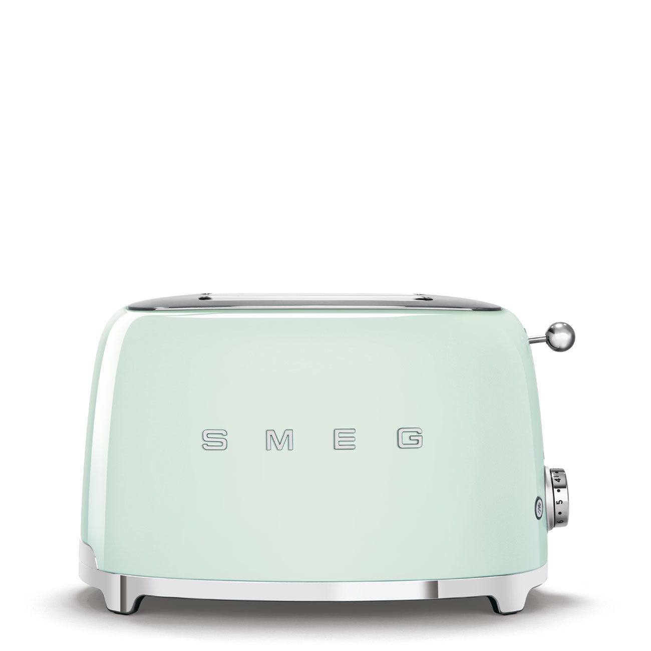 Ein mintgrüner Toaster. Er hat das Wort SMEG darauf. Auf der rechten Seite befindet sich ein Hebel.