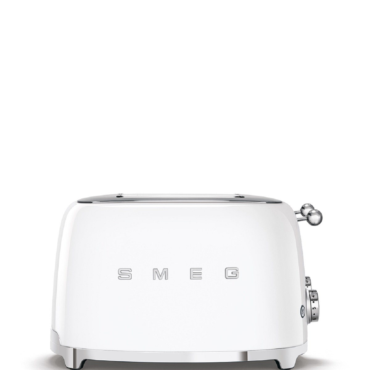 Weißer Toaster mit Chromakzenten und einem Drehregler.