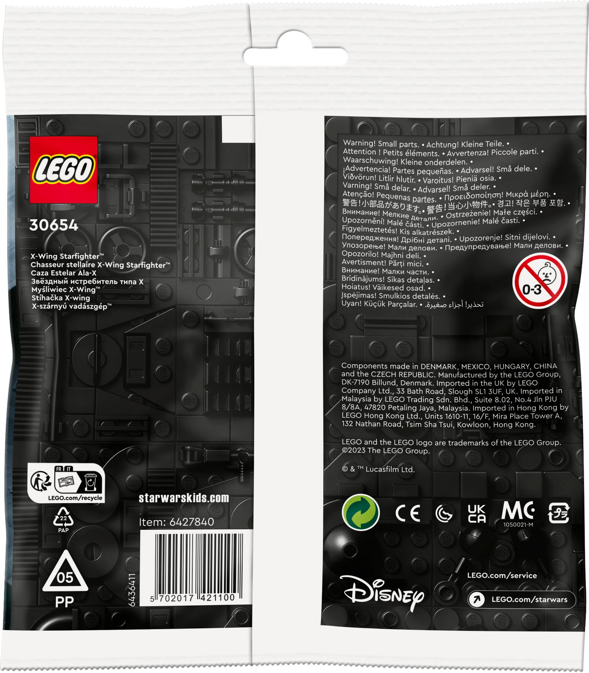 Una confezione del set LEGO Star Wars, con l'X-wing Fighter.