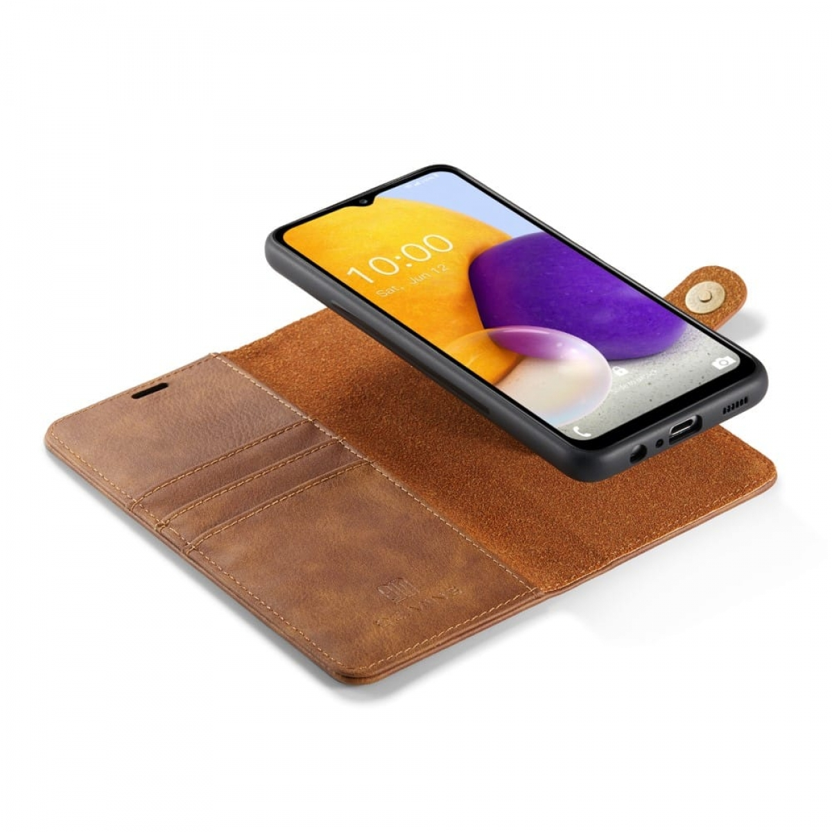 Braune Leder-Handyhülle, offen, um das Telefon zu zeigen. Telefon zeigt Zeit und Datum.