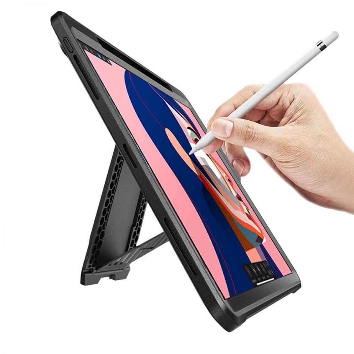 Tablet in einer schwarzen Hülle, aufgestellt. Eine Hand benutzt einen Stift.