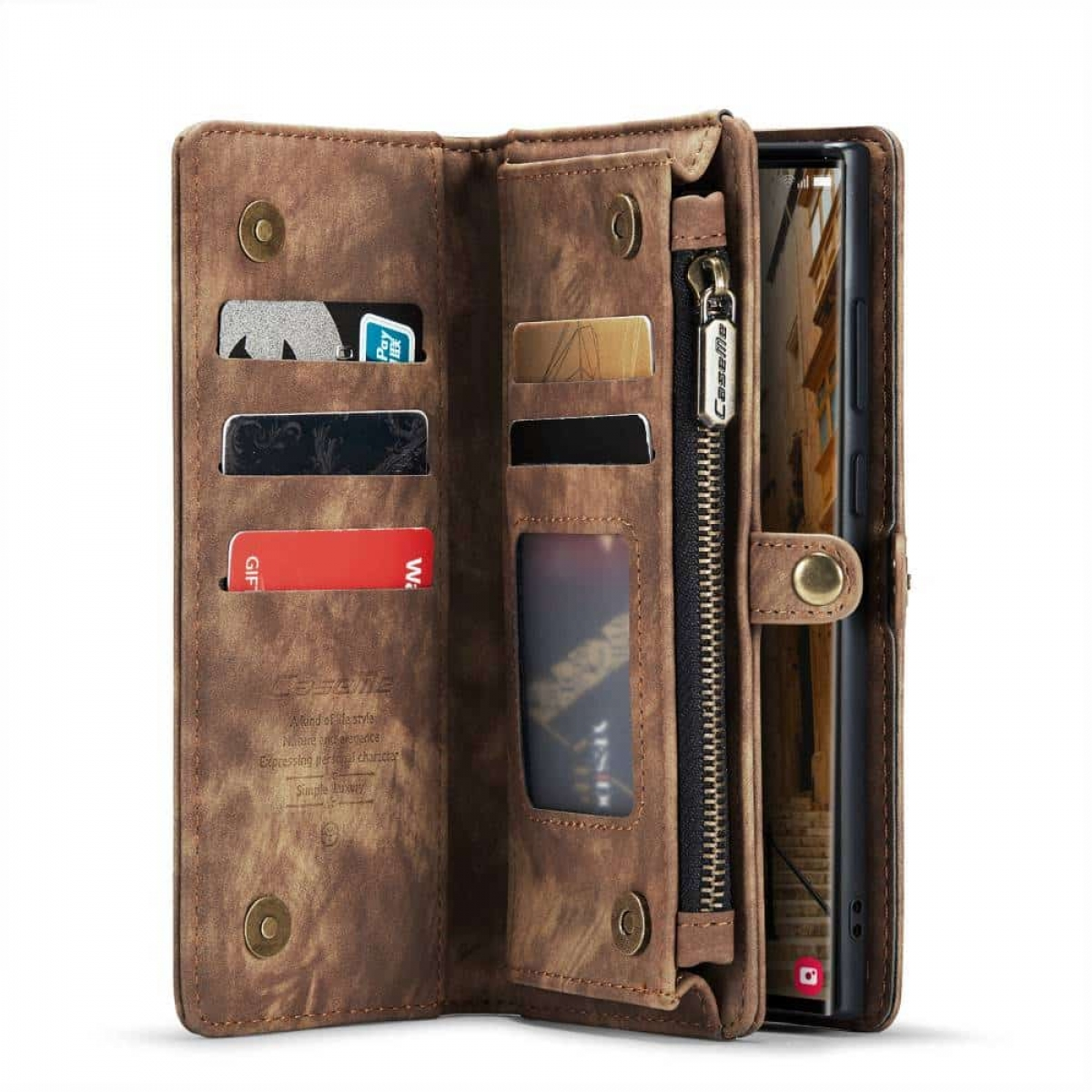 Braune Leder-Brieftaschen-Handyhülle mit Karten und Reißverschluss. Telefon ist innen sichtbar.