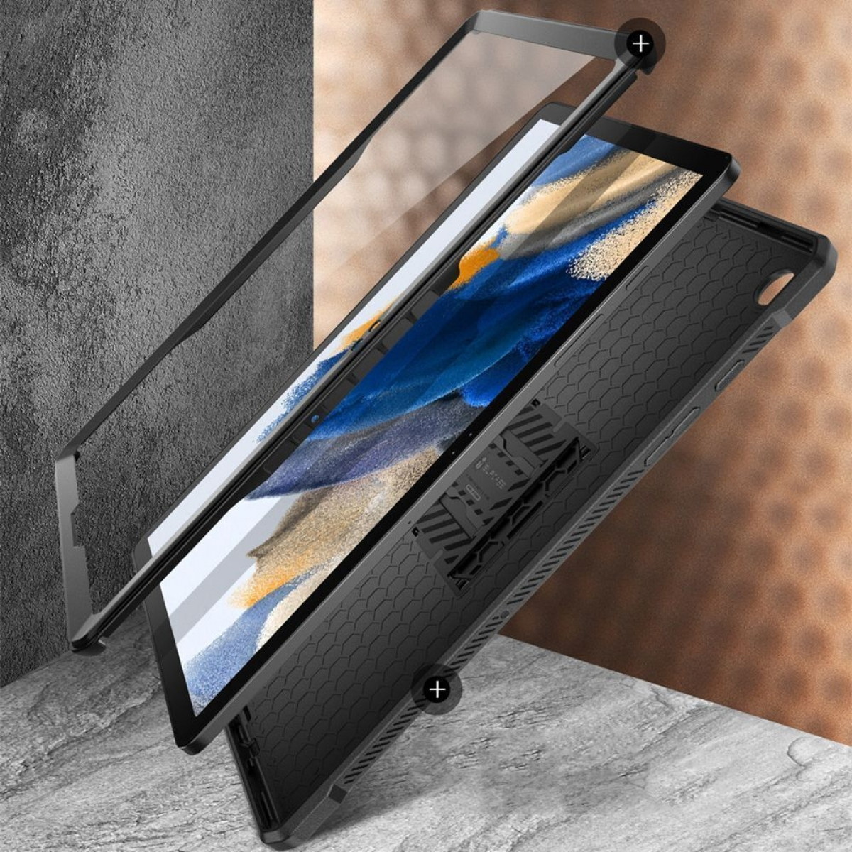 Tablet in einer schwarzen Hülle, mit Displayschutz. Die Hülle ist offen.