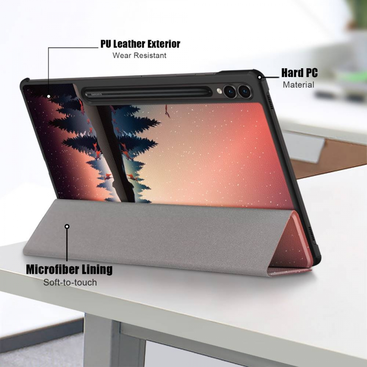 Ein Tablet in einer schwarzen Hülle. Die Hülle ist geöffnet. Die Hülle hat eine PU-Leder-Außenseite und ein Mikrofaserfutter.