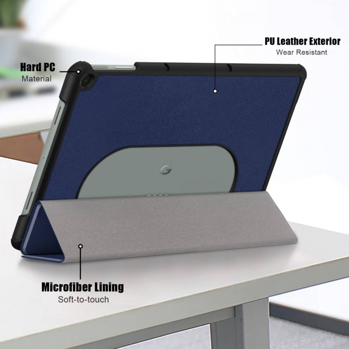 Tablethülle mit blauem Leder außen und grauem Ständer. Etiketten heben Materialdetails hervor.