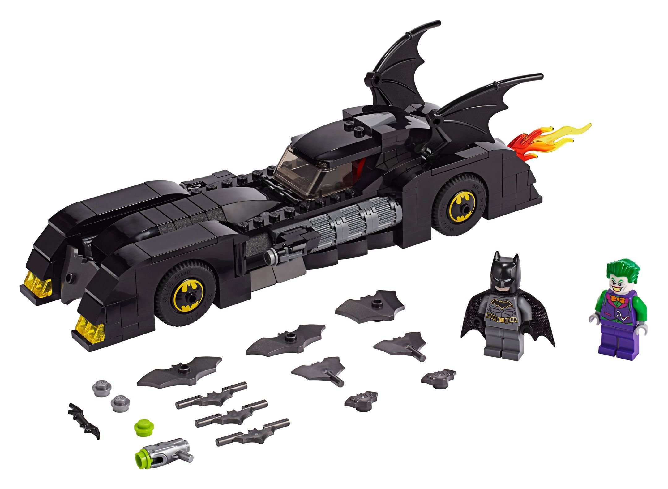 Auto LEGO Batman con Batman, Joker e accessori su sfondo bianco.