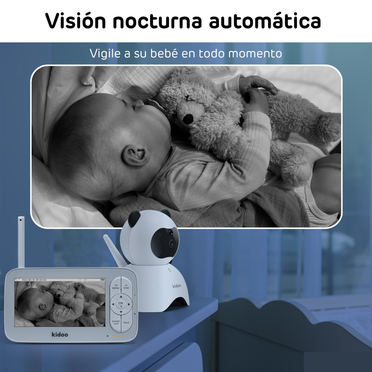 Un bebé durmiendo con un osito de peluche, vigilado por un vigilabebés con cámara y pantalla.