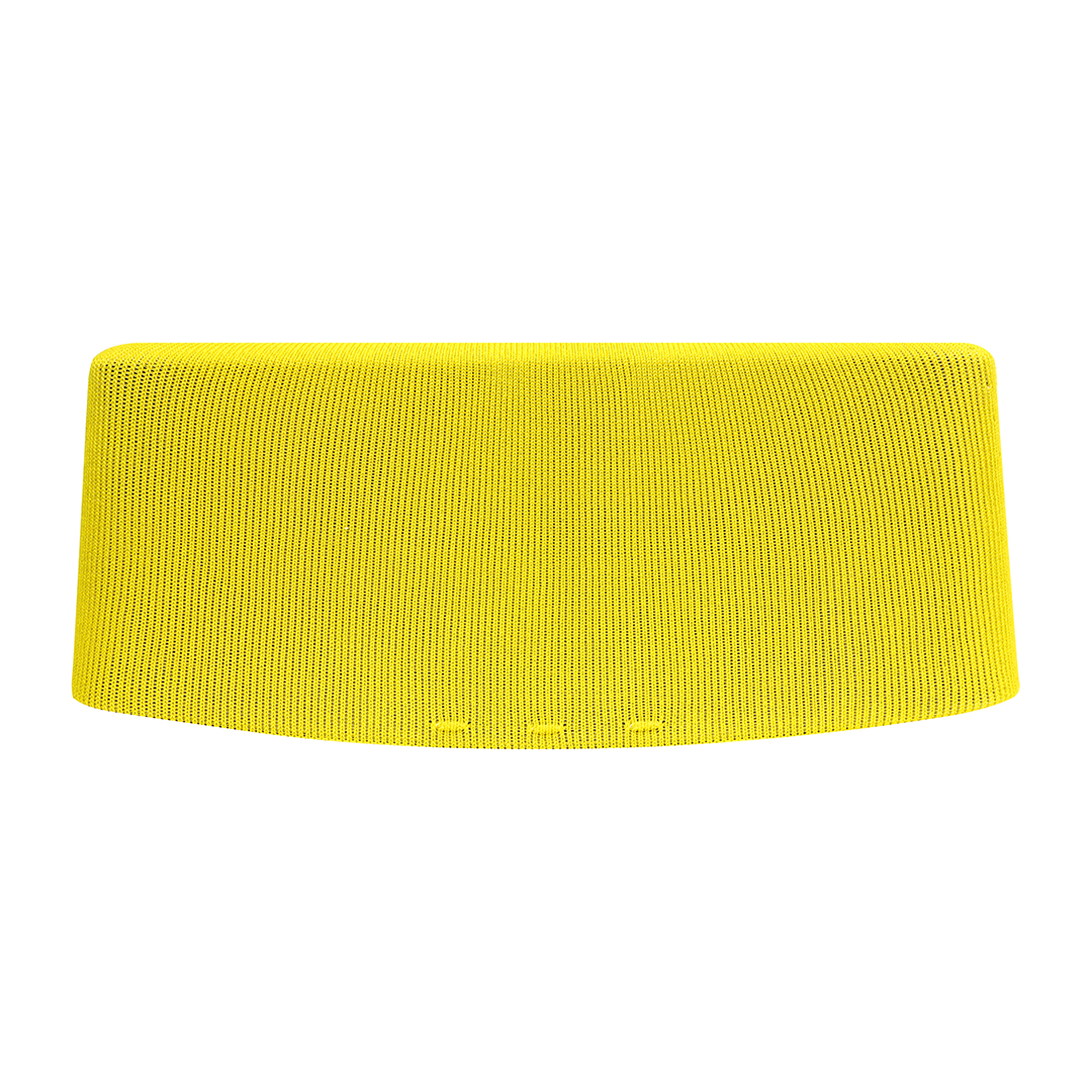 Un objet jaune, courbé, en forme de maille. Le fond est blanc.