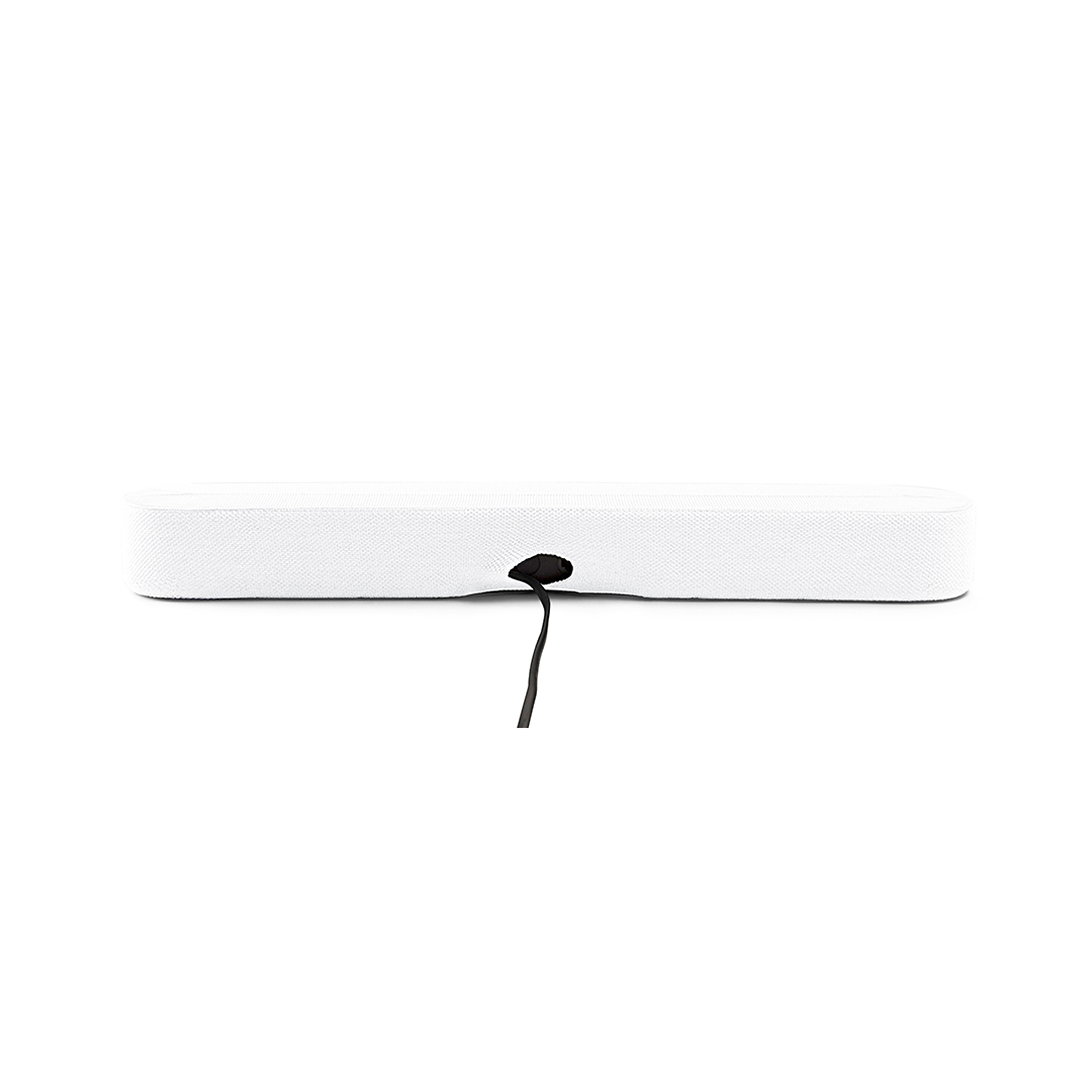 Barre de son blanche avec câble d'alimentation noir. La barre de son est rectangulaire et a une texture de tissu.