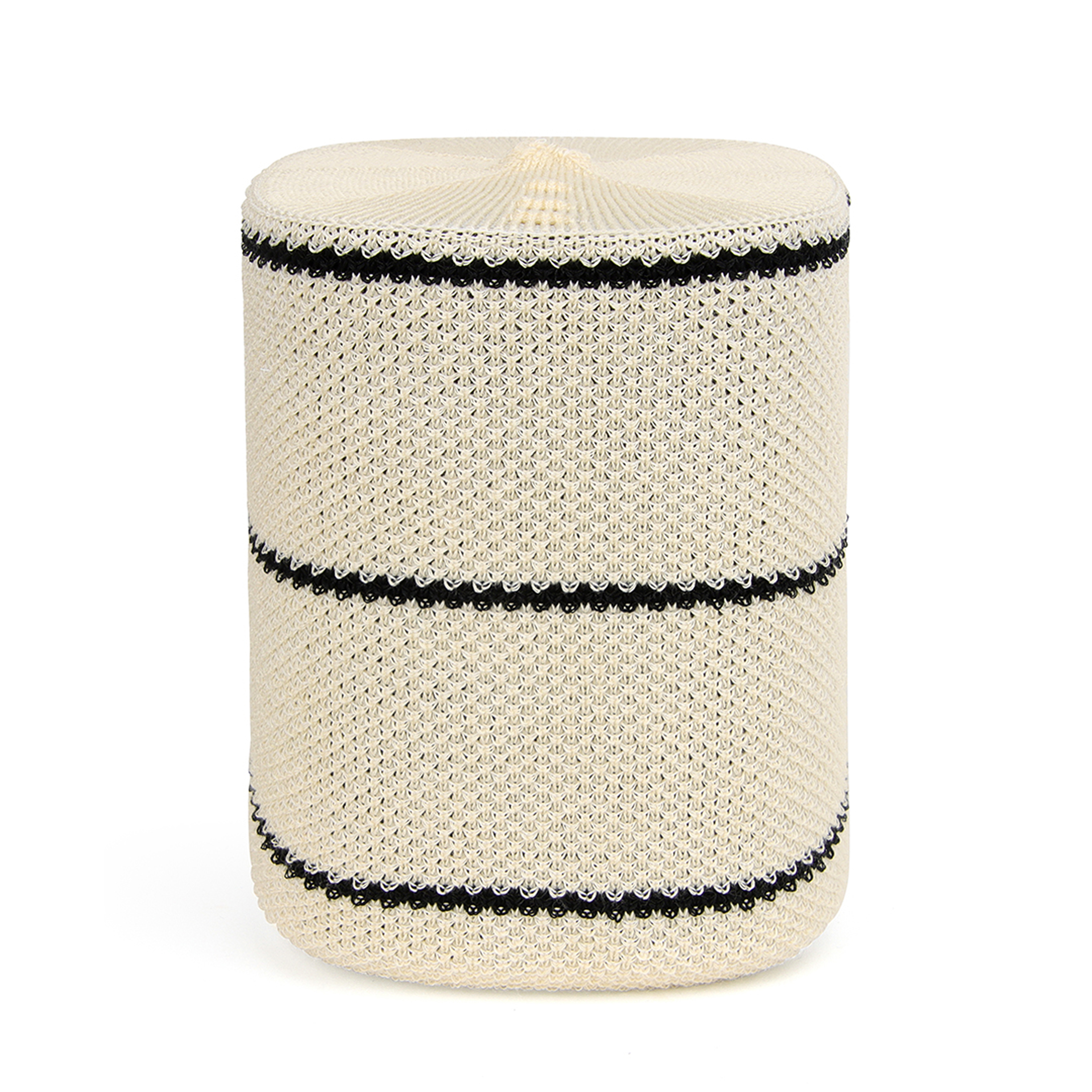 Panier à linge cylindrique crème avec des rayures noires; fond blanc.