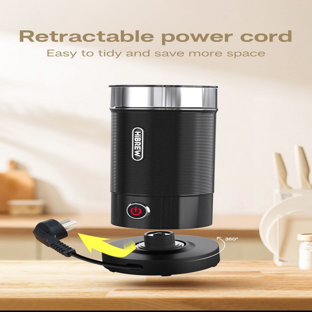 Czarny ekspres do kawy na drewnianej powierzchni z przewodem zasilającym. Żółta strzałka wskazuje ruch przewodu.