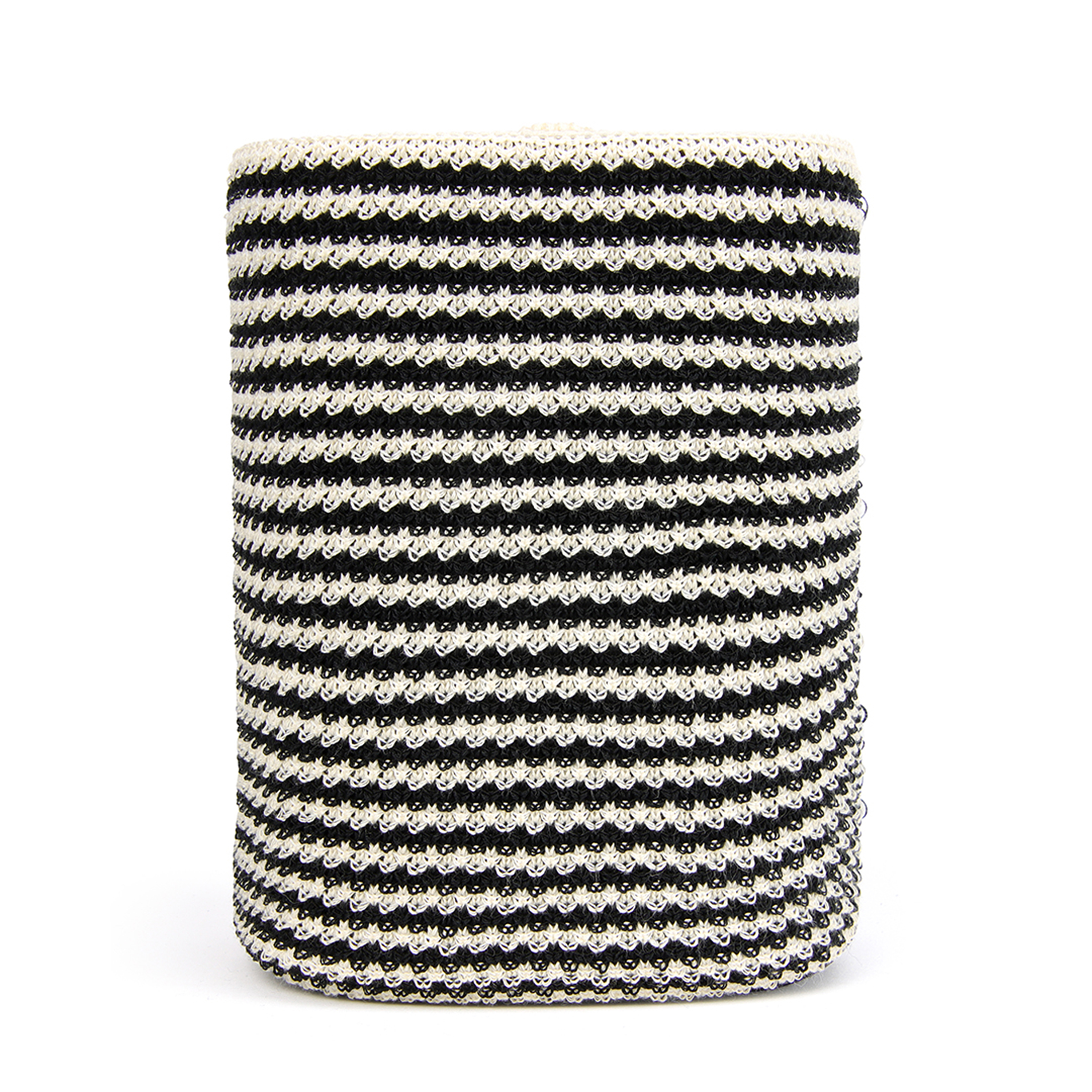 Panier cylindrique tissé, motif rayé noir et blanc.