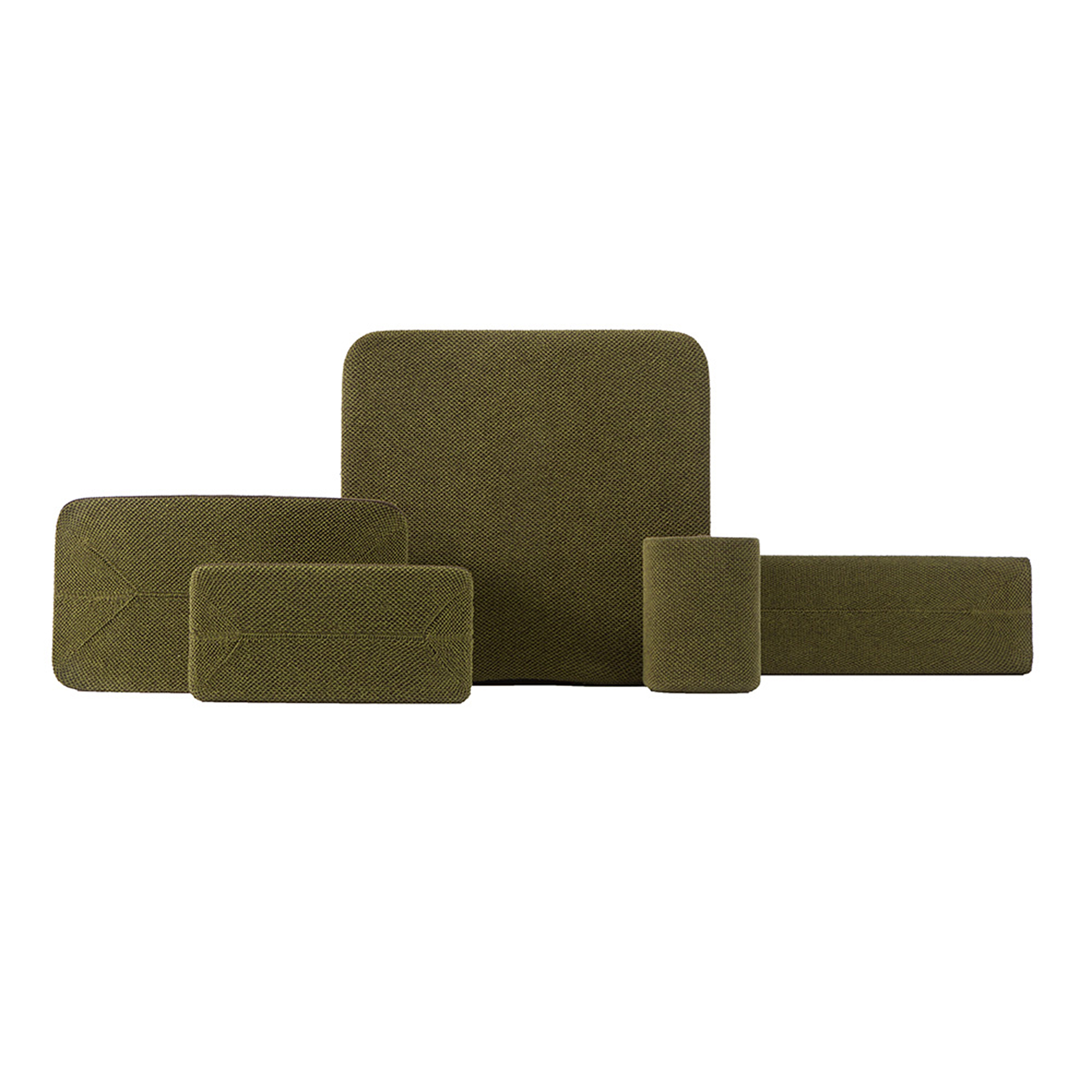 Ensemble de coussins en tissu vert, diverses formes rectangulaires et cylindriques.