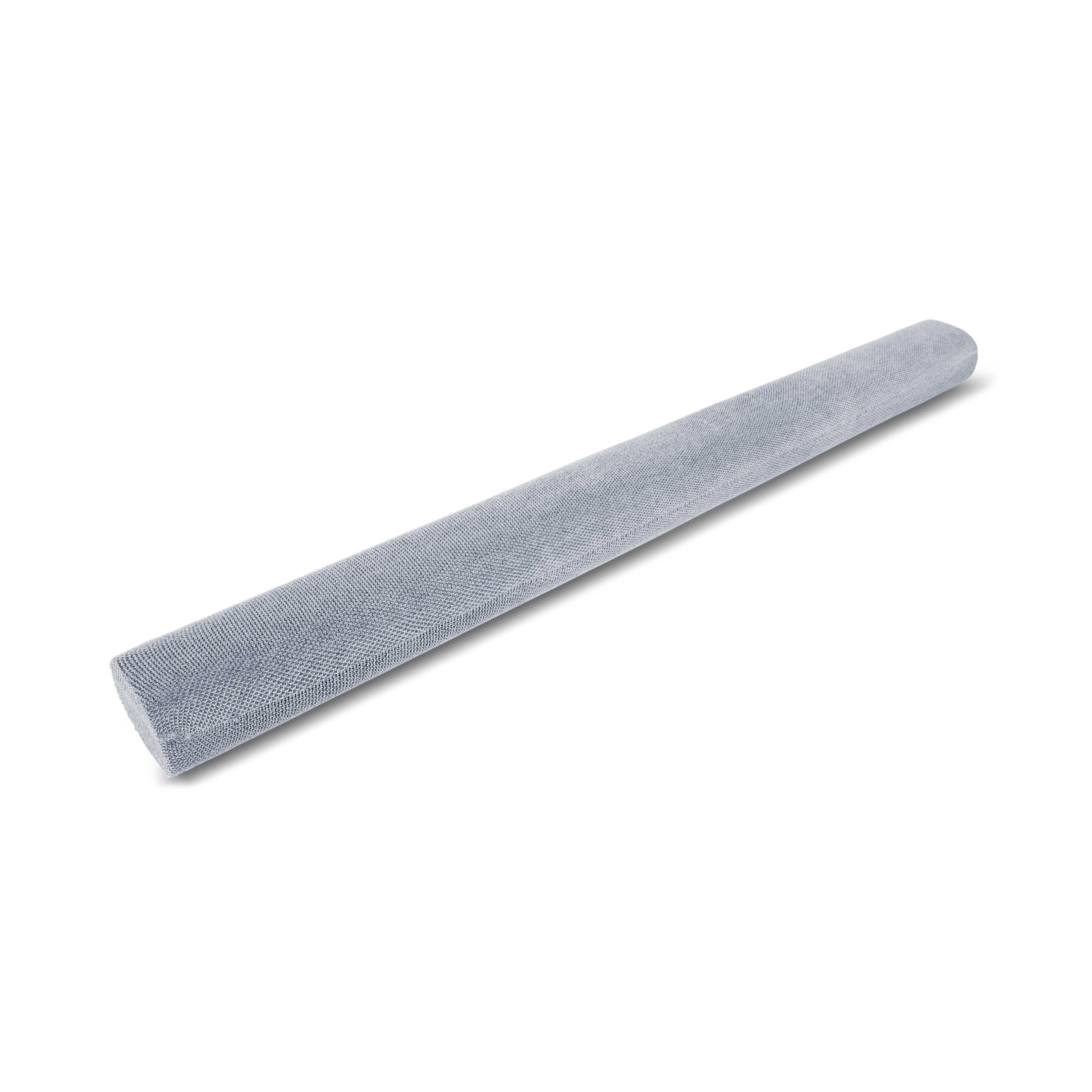Een opgerolde, lichtgrijze soundbar op een witte achtergrond. De soundbar is cilindrisch.