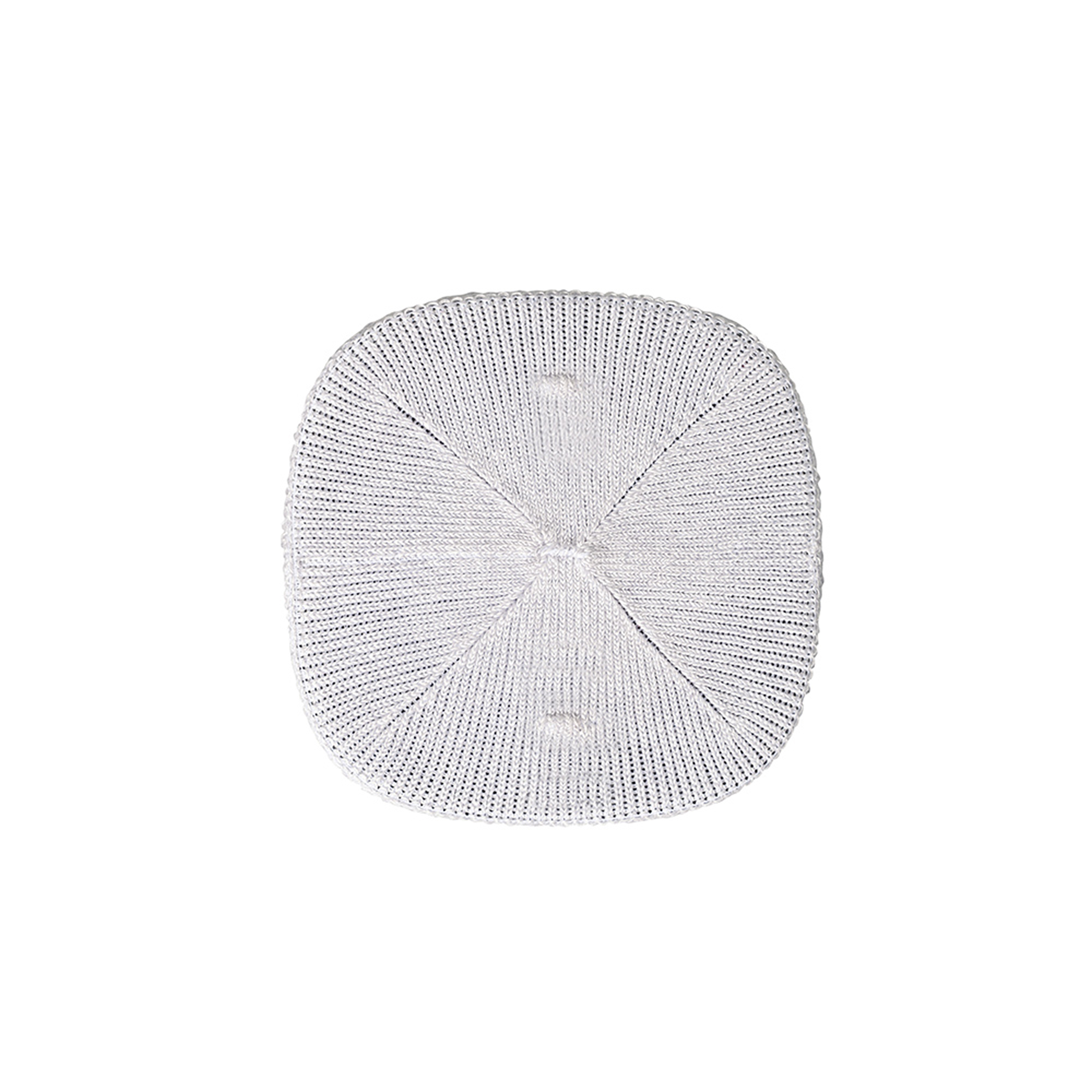 Calotte de prière blanche, tissée, à dessus ouvert.