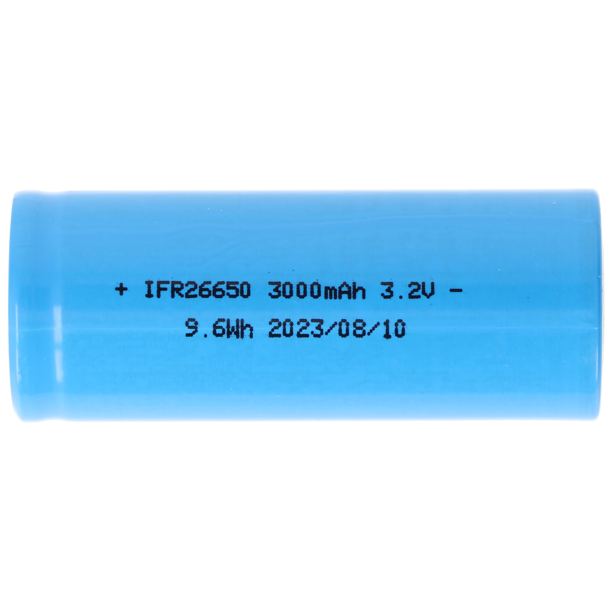 Eine hellblaue zylindrische Batterie mit Text und Zahlen darauf.