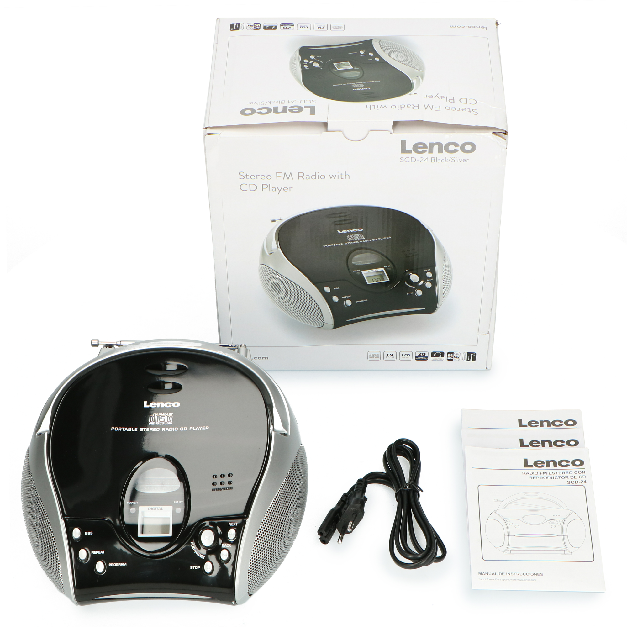 Ein schwarz-silberner Lenco CD-Player mit Karton und Zubehör. Auf dem Karton ist das Player-Bild abgebildet.