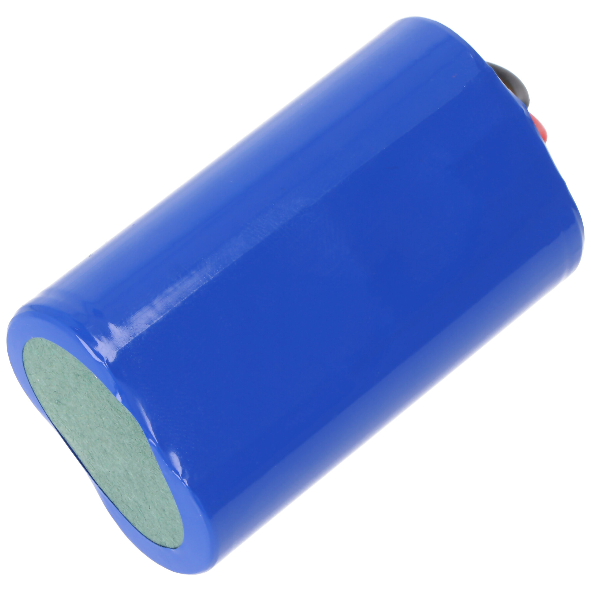 Eine blaue zylindrische Batterie, aus niedrigem Winkel betrachtet.