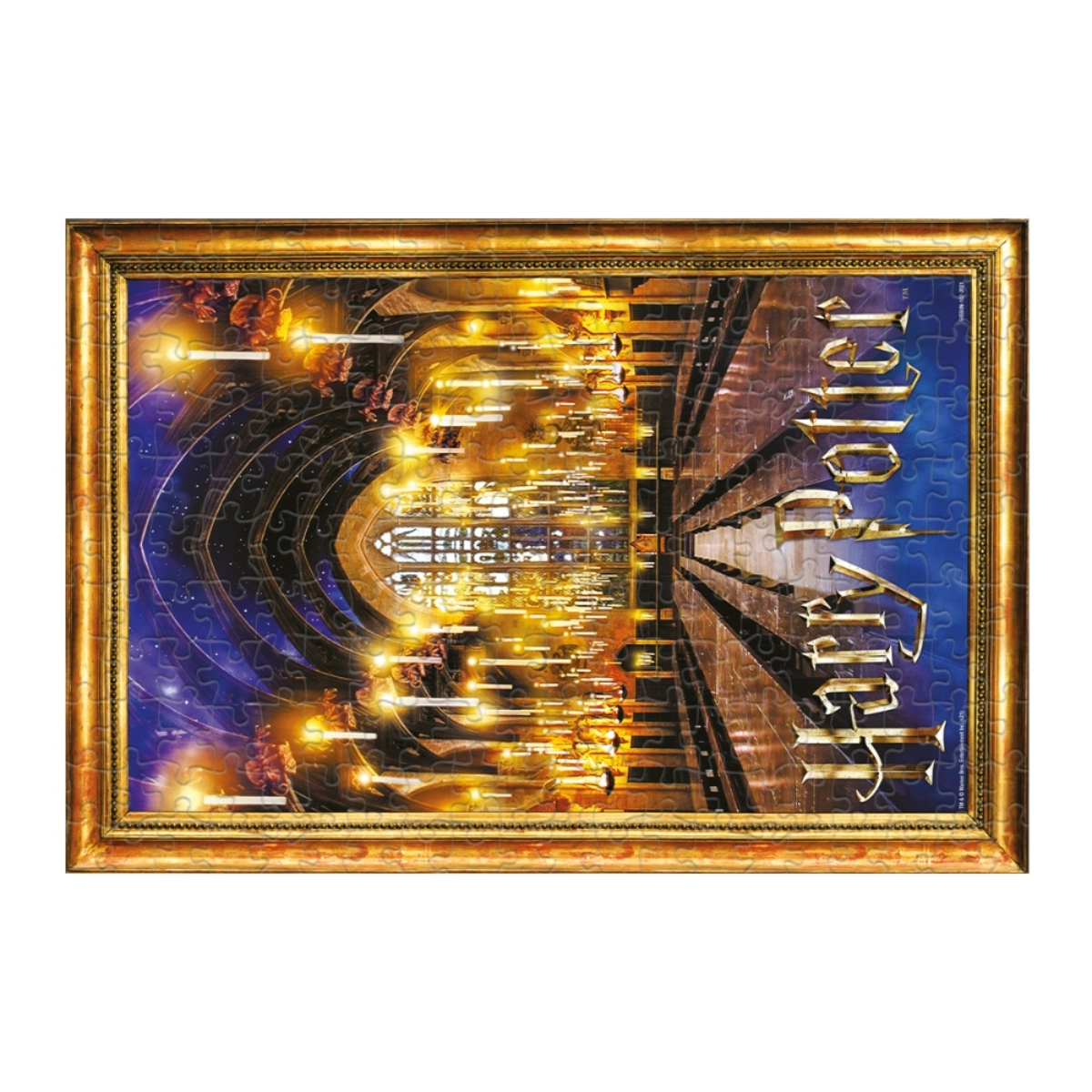 Ein gerahmtes Harry Potter-Puzzle mit goldenem Rahmen, das eine Halle mit Kerzen darstellt.