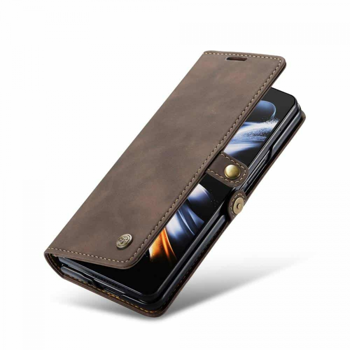 Braune Leder-Handyhülle, teilweise geöffnet, zeigt ein schwarzes Telefon.