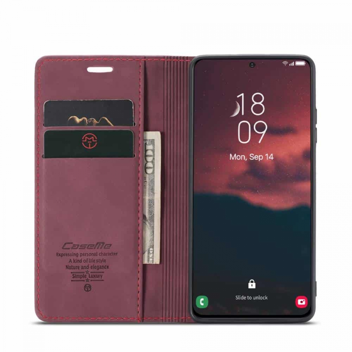 Bordeauxfarbene Handyhülle mit Telefon darin. Hülle hat Kartenfächer und Geld. Telefon zeigt Datum und Uhrzeit.