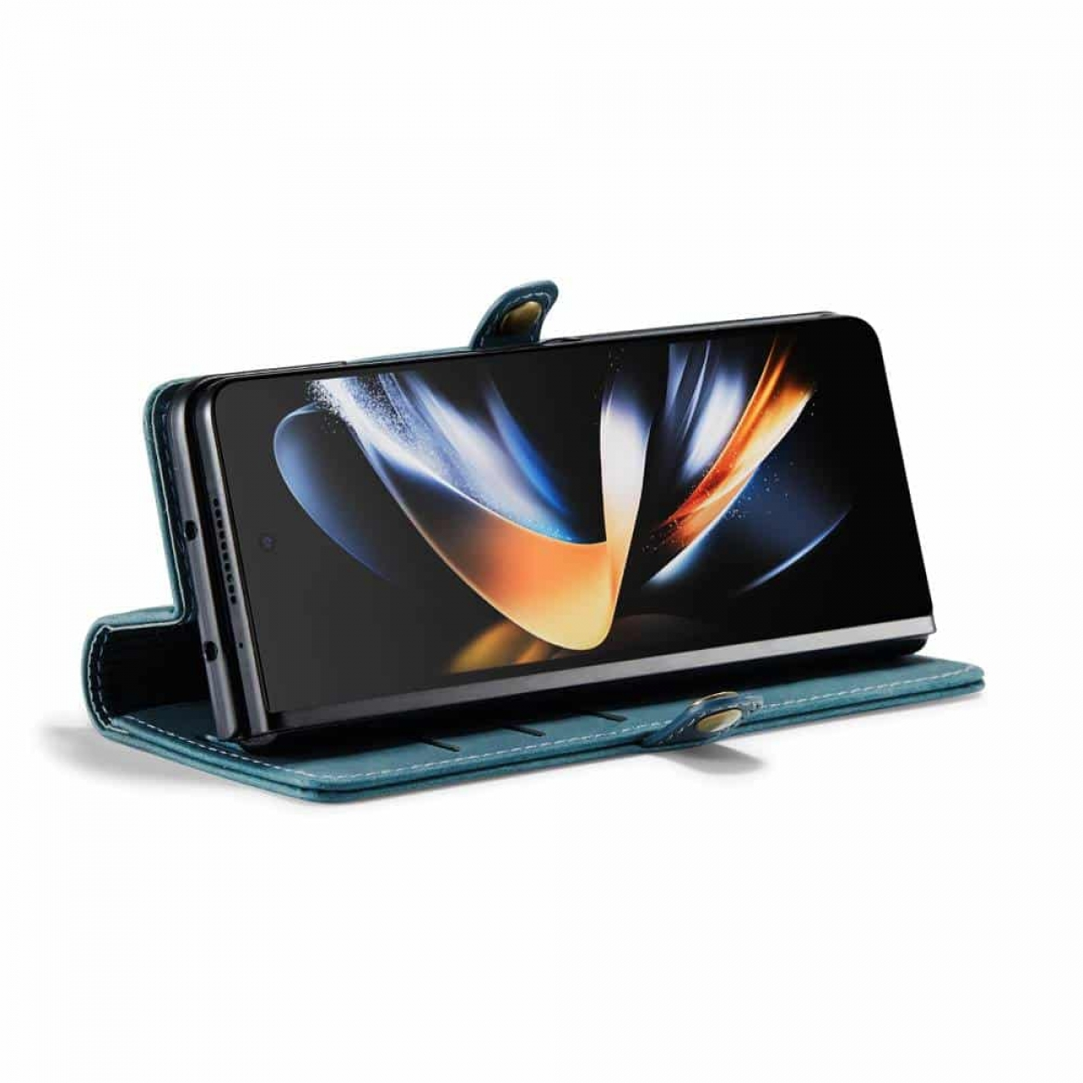 Ein Smartphone in einer blauen Lederhülle steht geöffnet auf weißem Untergrund.