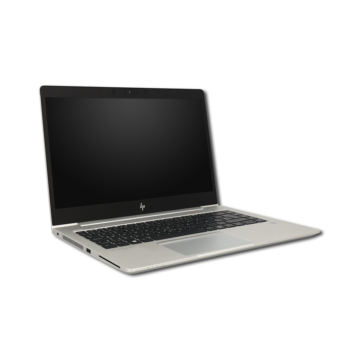 Silberner Laptop auf weißer Oberfläche. Der Bildschirm ist schwarz.