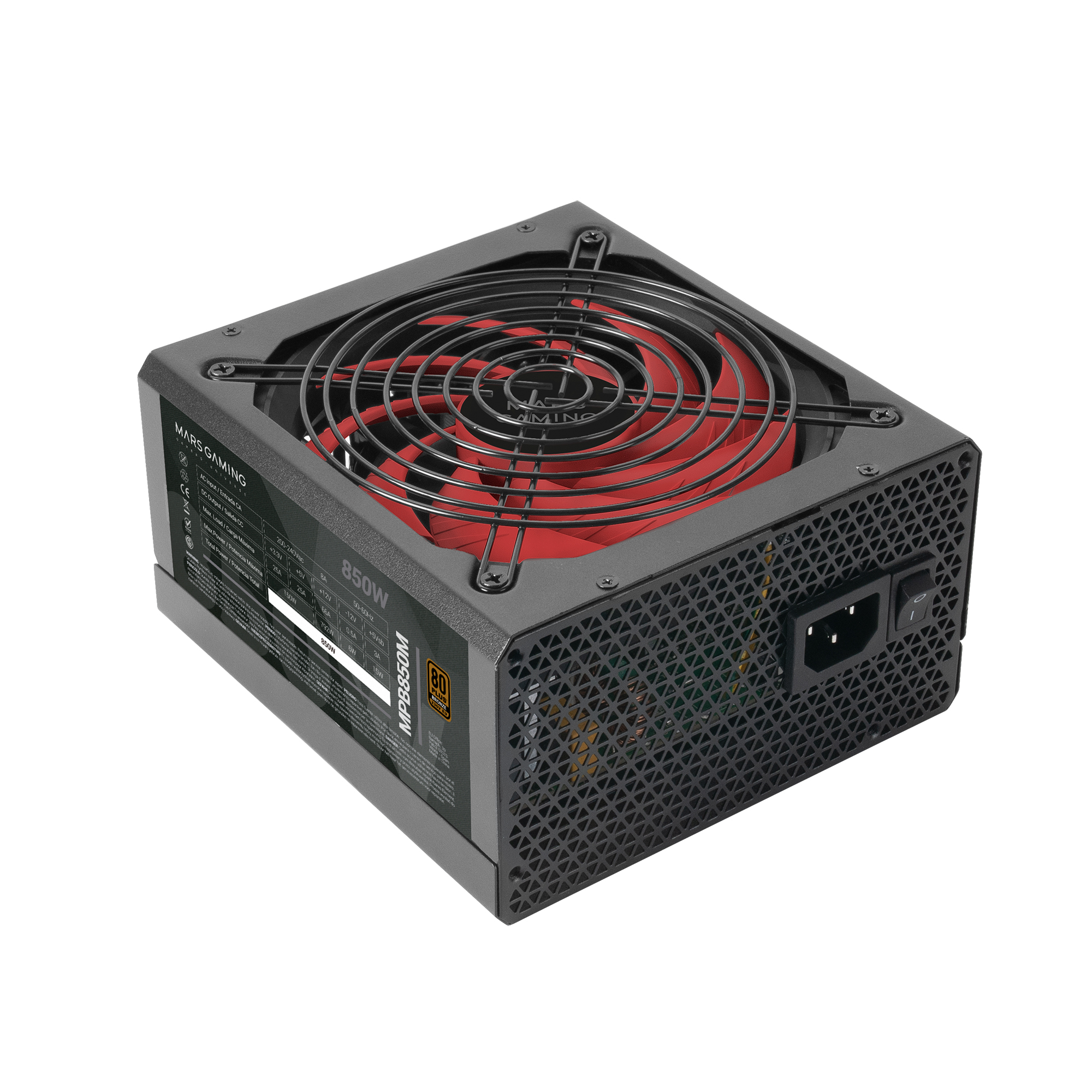 Vista en ángulo de una fuente de alimentación de computadora negra, ventilador rojo, lado de malla y etiqueta de marca.