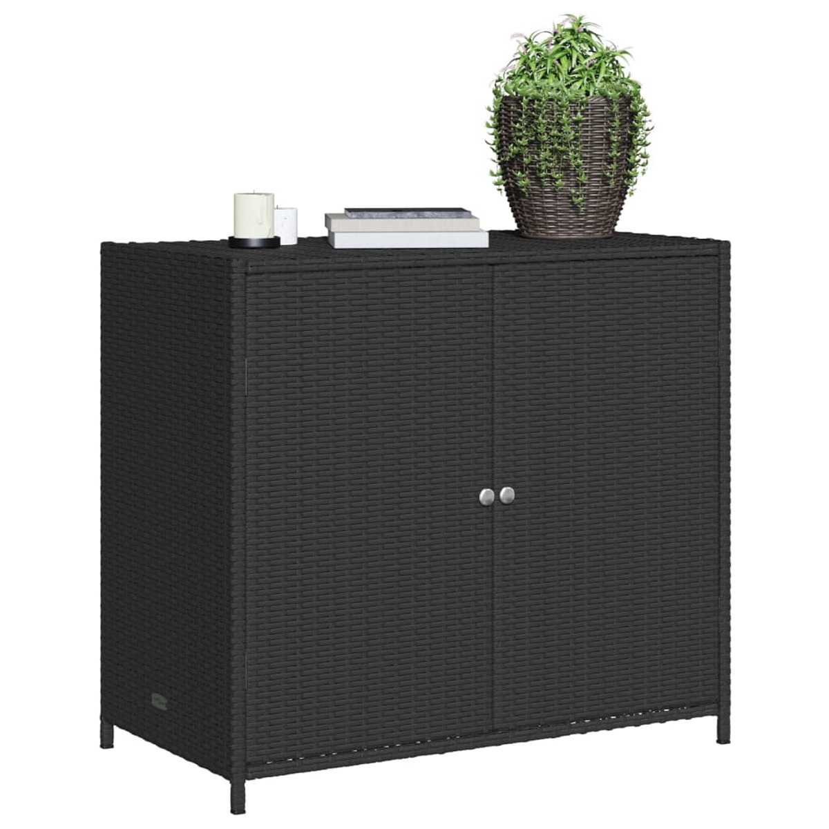 Schwarzer Weidenkorb-Schrank mit zwei Türen, einer Topfpflanze und Büchern, weißer Hintergrund.