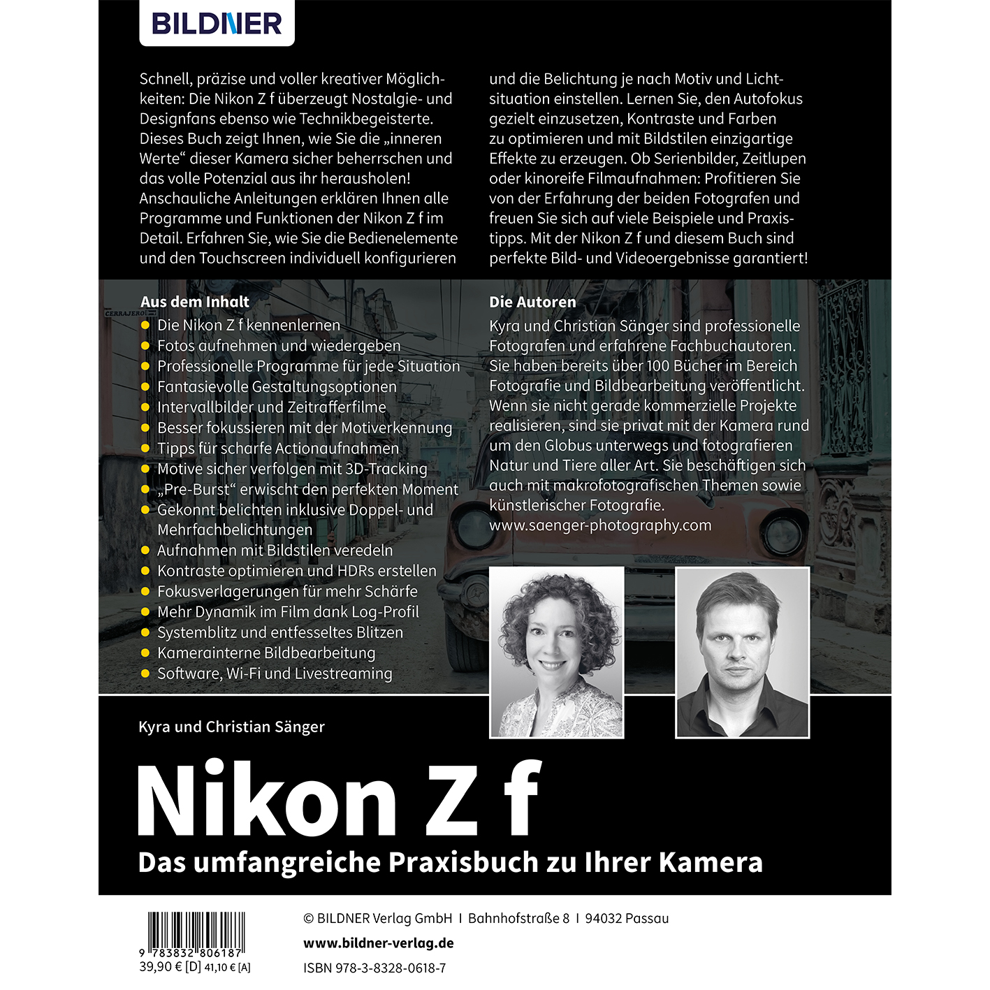 Zeitschriften-Cover mit Text und Bildern. Weißer Hintergrund. Enthält ein Foto von zwei Personen.