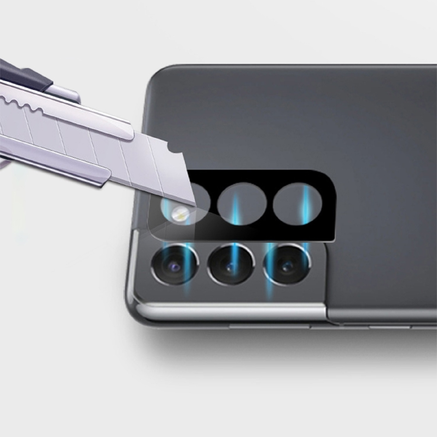 Telefon und Displayschutz mit einem Messer. Das Messer zeigt die Verwendung des Displayschutzes.